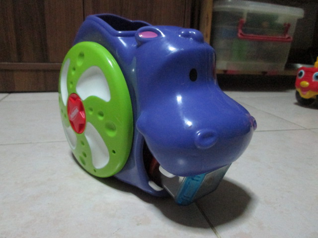 Playskool Fill N Spill Hippo ของเล่นเสริมพัฒนาการสำหรับเด็กมือสอง
