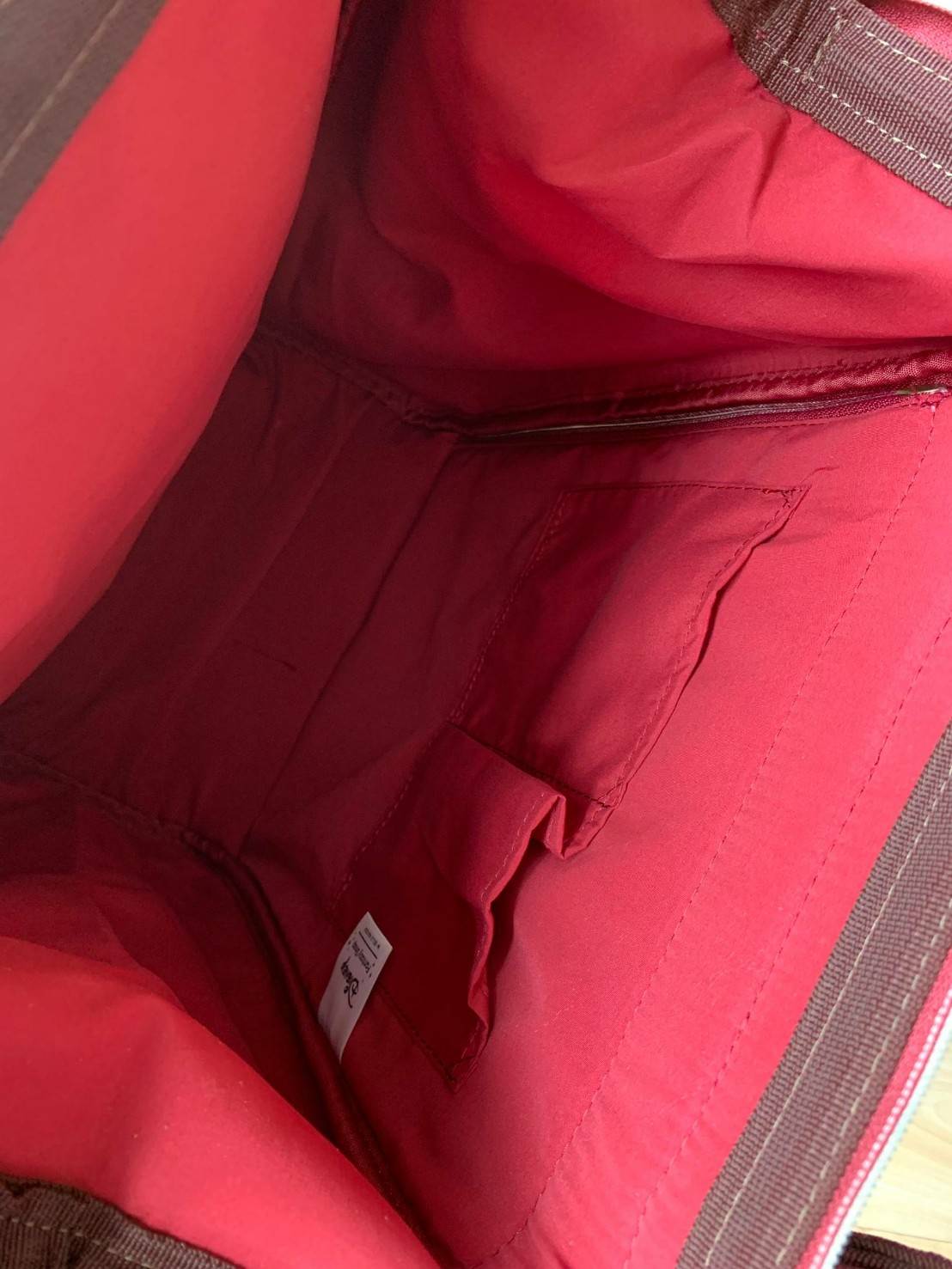 Belle Maison's Disney Fantasy Bags! รุ่น Classic Backpack จากBellemaison แห่งเดียวในประเทศญี่ปุ่น มีรูปโฉมและสไตล์ใช้งานคล้ายแบรนด์ Anello แต่งแต้มสีสันและลวดลายเพิ่มเติมลงบนกระเป๋าจากเหล่าการ์ตูนของดิสนีย์ เป็นรุ่นลิมิเตทสุดๆที่ออกมาไม่บ่อยเลยคร้า!!