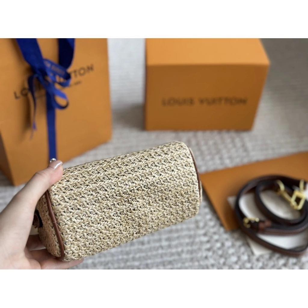 LV Nano Speedy Raffia bag กระเป๋าสานไซส์มินิ ดีไซน์ใหม่สุดเอ็กซ์คลูซีฟจากเส้นใยถักแบบโครเชต์ พร้อมสายสะพาย ใช้ในวันสบายๆ ผ่อนคลาย เรียบหรูดูมีสไตส์