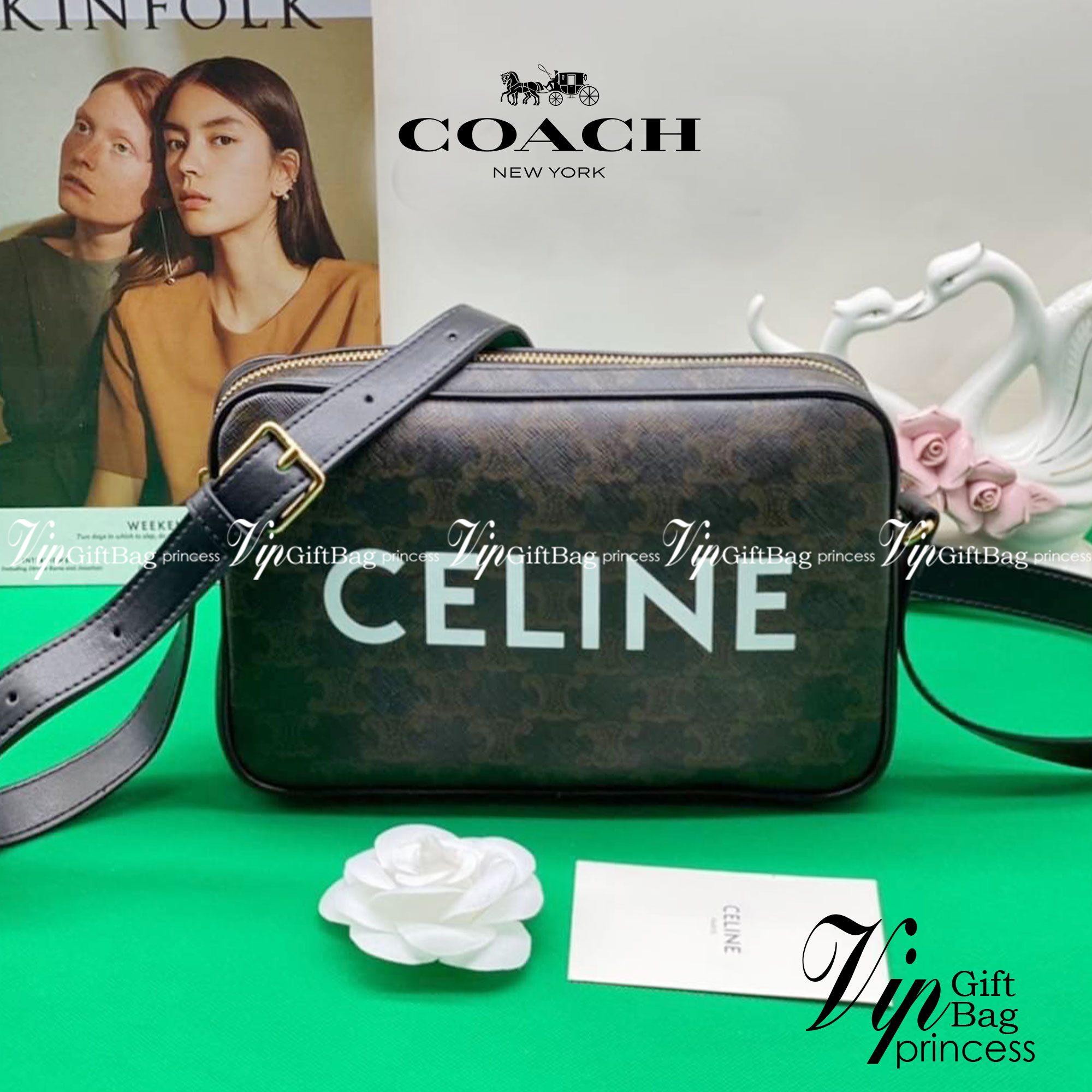 หนังแท้ CELINE Medium Messenger Bag In Triomphe Canvas With Celine Print In Black กระเป๋าทรงครอสบอดี้ วัสดุหนังแท้ทั้งใบ ขนาดกลางกำลังดี น้ำหนักเบา รูปทรงใช้งานง่าย ได้ทั้งหญิงชาย ภาพสินค้าถ่ายจากงานขายจริง ใช้งานต่างประเทศได้
