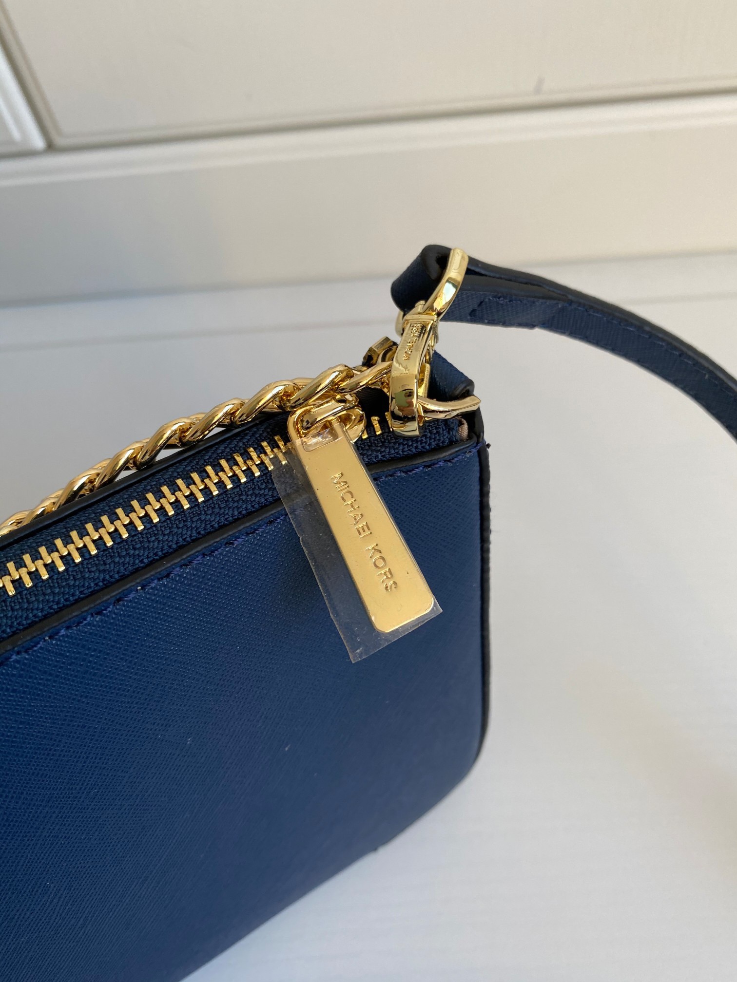 MICHEAL KORS SAFFIANO CROSSBODY BAG / MK Chain Pouchette Bag พร้อมส่ง 4 สี กระเป๋าสะพายข้าง ทรงสวย วัสดุหนัง SAFFIANO คุณภาพดี สวยอยู่ทรงแข็ง