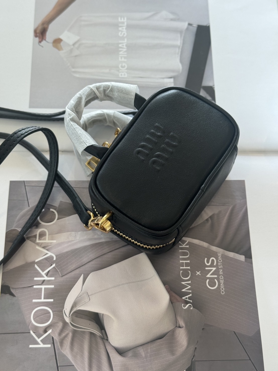 MIUMIU Leather micro bag / MIUMIU Mini Bag กระเป๋าถือสะพายใบเล็ก เกรดออริ 1:1 ใช้งานต่างประเทศได้ ภาพถ่ายจากงานขายจริง