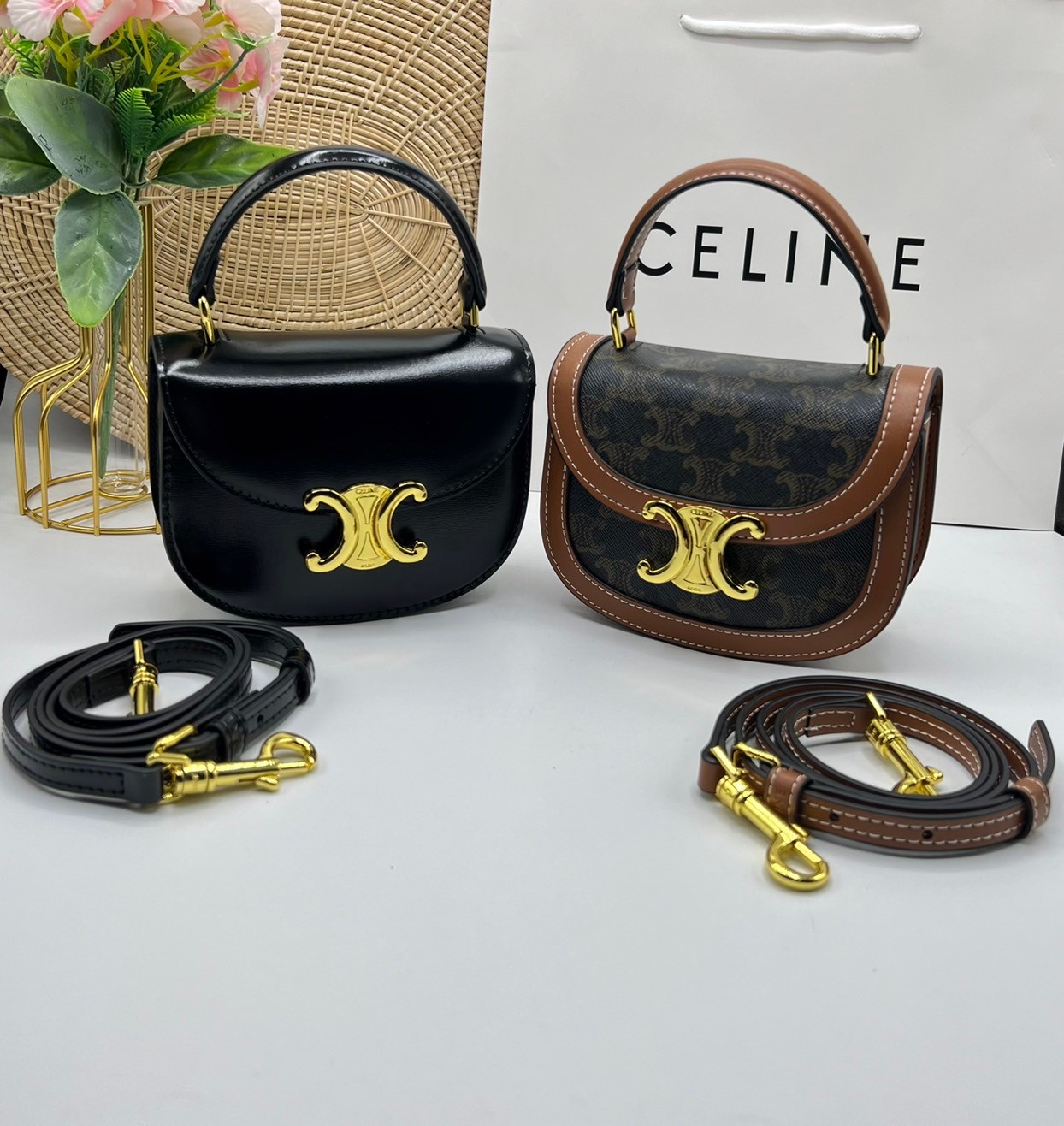 CELINE Mini besace triomphe in shiny top handle กระเป๋าสะพายคาดลำตัวพร้อมหูจับถนัดมือ น่ารักมาก รุ่นใหม่ล่าสุด