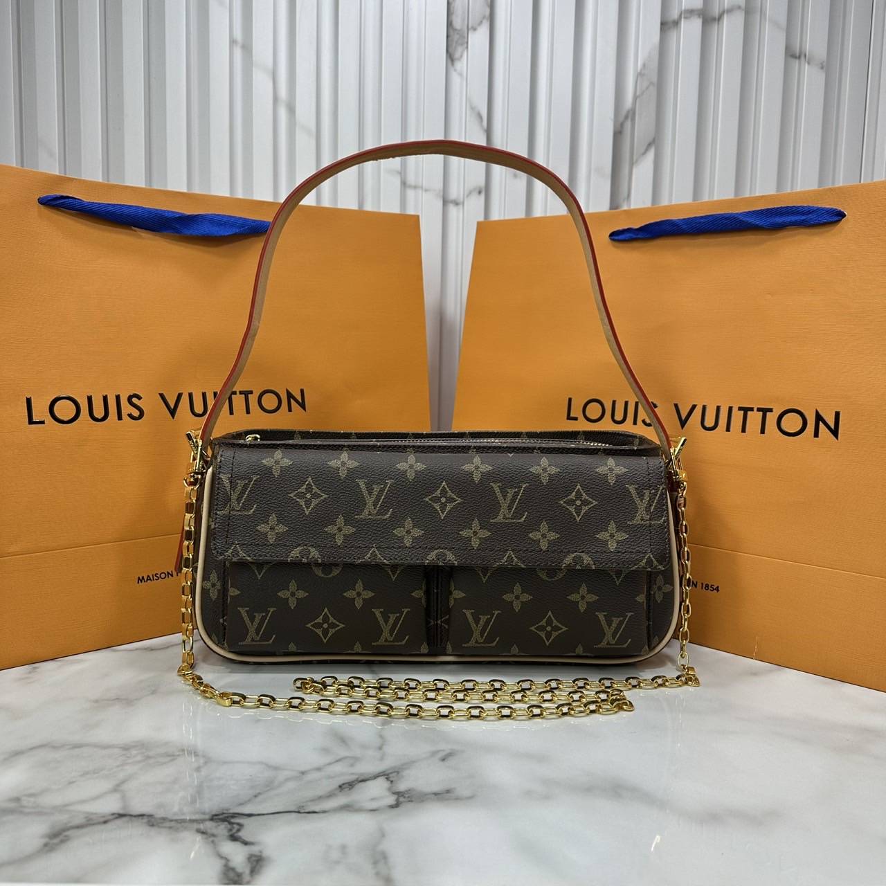ORI หนังแท้ | LV Vivacite bag Monogram canvas กระเป๋าสะพายดีไซน์วินเทจ Monogram แคนวาส ไอเท็มขนาดเล็กใช้งานสะดวกมีช่องกระเป๋าทั้งด้านในและด้านนอกเหมาะเป็นเพื่อนคู่ใจประจำวัน