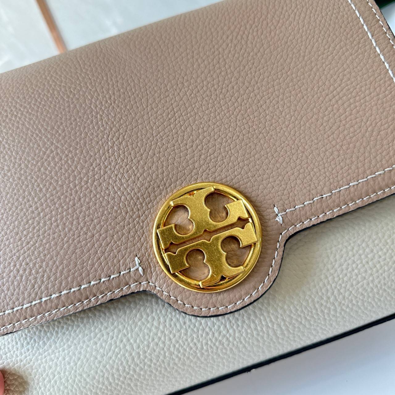 พร้อมส่ง 2 สี TORY BURCH FELIX CONVERTIBLE SHOULDER BAG กระเป๋าสะพาย เกรดท็อปออริ เกรดดีสุด สลับแท้ 1:1 ใช้ต่างประเทศได้