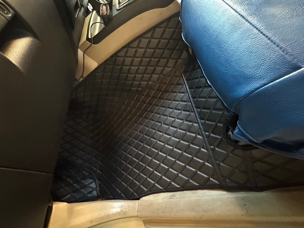 ยางปูพื้นรถยนต์ ISUZU D-MAX 4D 2005-2011 ลายไดมอนด์ สีดำ เต็มคัน