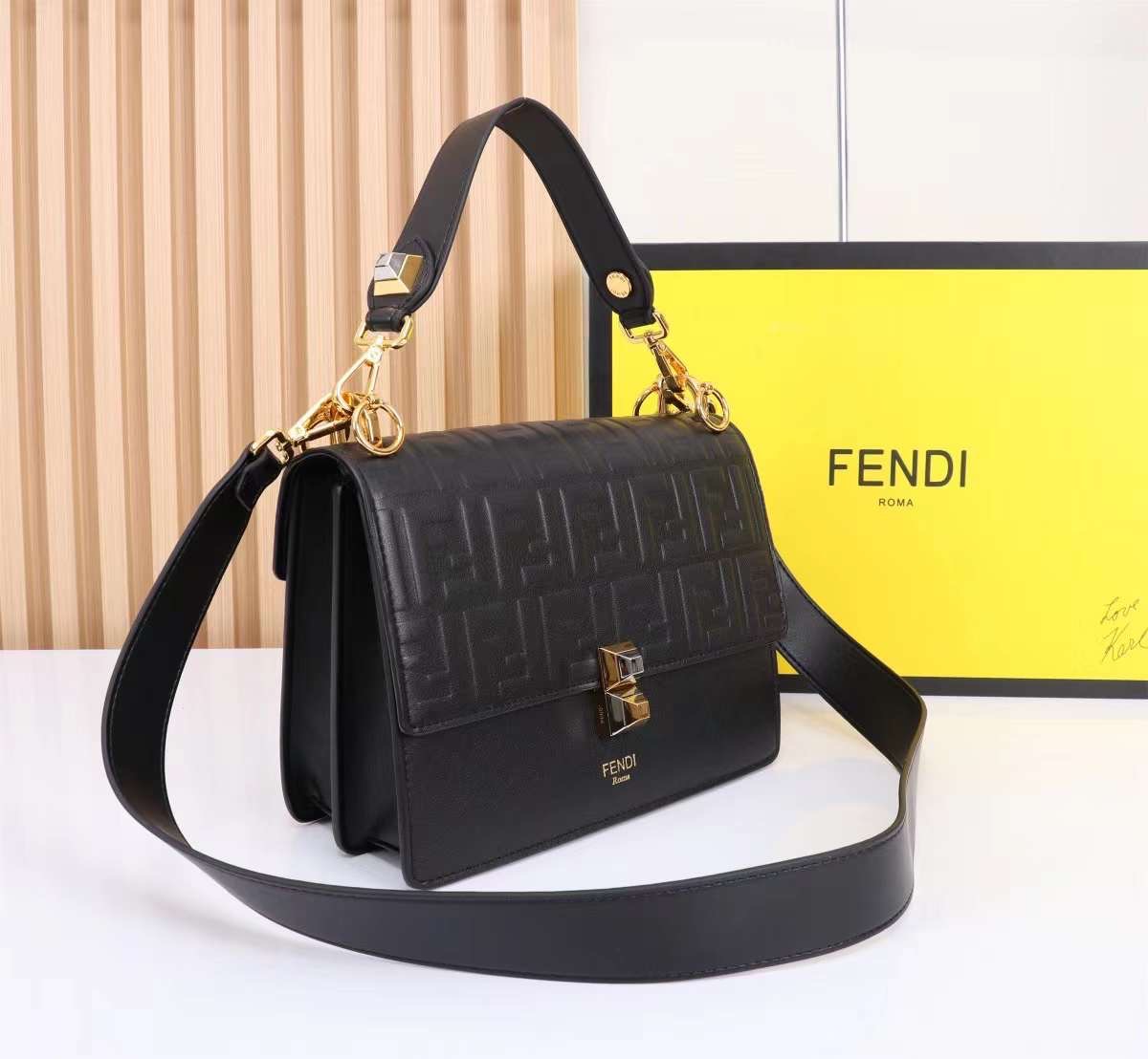 พร้อมส่ง 3 สี FENDI Kan I leather bag กระเป๋าสะพาย 🧡 เกรดออริจินอล 1:1 สลับแท้ ใช้งานต่างประเทศได้ ภาพถ่ายจากงานขายจริง