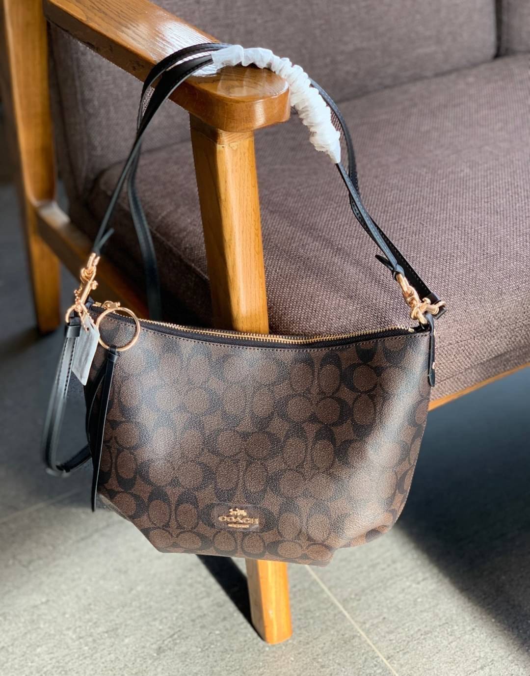 OUTLET 】ปรับราคาลง ได้ไปไม่ผิดหวังแน่นอนจ้าา💥 Coach Pebble Leather Small Skylar Hobo Shoulder Bag((90738)) พร้อมส่งที่ไทย ล่าสุด! กระเป๋าหิ้ว//สะพายข้างได้ ทรงน่ารัก ละมุน หนังแท้ หนังนิ่มมือดีมาก หลงรักแน่นอนค่าา! เปิดปิดกระเป๋าแบบซิปมีพู่ห้อย ใช