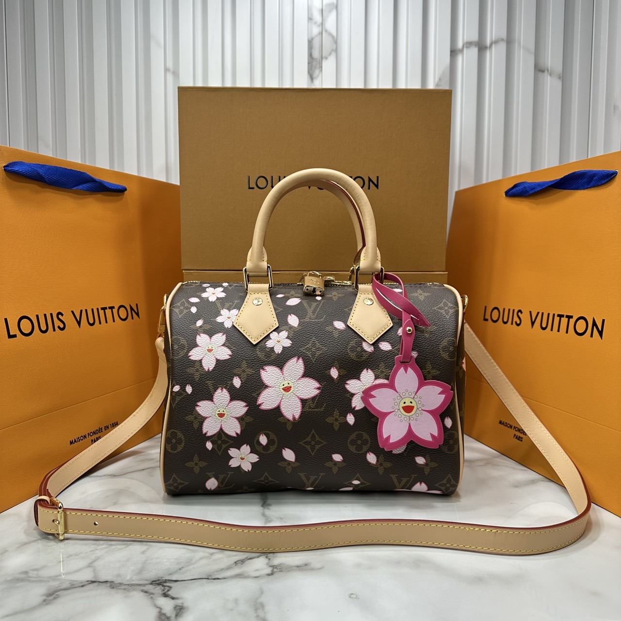 ORI หนังแท้ | คอลใหม่ดอกไม้แสนหวาน LV x TM Cherry Blossom bag กระเป๋าสะพายดีไซน์คลาสสิครุ่นสุดปัง ปรับลุคให้มีชีวิตชีวาด้วยลายดอกไม้เชอรี่บลอสซั่ม คอลใหม่สุดเอ็กซ์คลูซีฟ