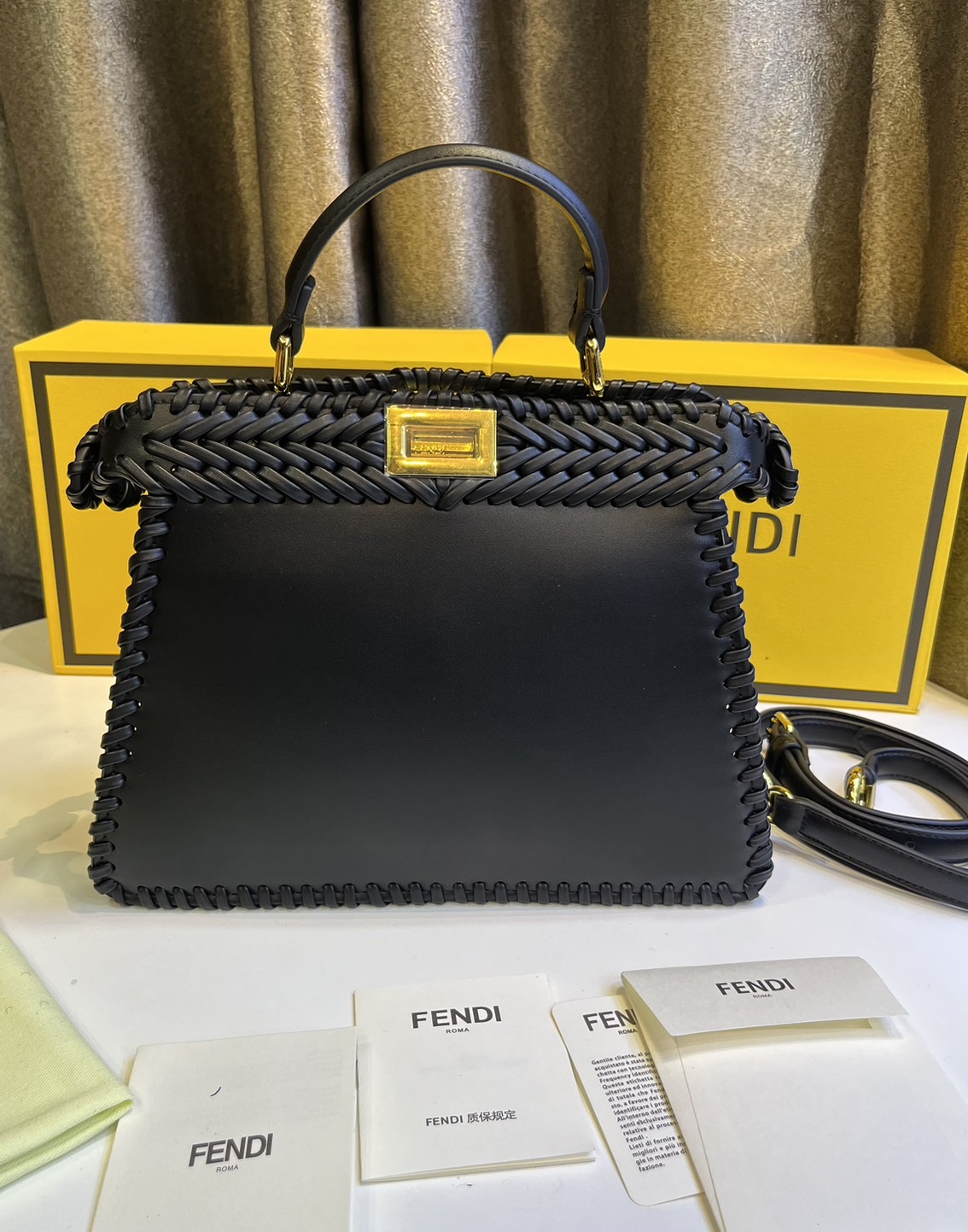 พร้อมส่ง 3 สี FENDI Peekaboo ISeeU Medium interlace leather bag กระเป๋าสะพายดีไซส์สาน ใช้ได้ 2 ด้าน 🧡 เกรดออริจินอล 1:1 สลับแท้