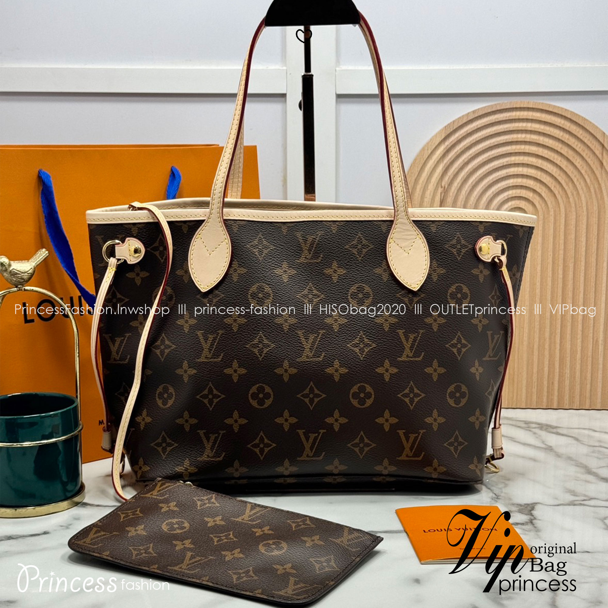 TOP ORI หนังแท้ | LV Neverfull PM bag Monogram Canvas กระเป๋าสะพายทรงโท้ท PM ดีไซน์คลาสสิกเหนือกาลเวลาเข้ากับดีเทลที่สืบทอดมายาวนาน Monogram แคนวาสแต่งขอบหนัง ดีไซน์พื้นที่ด้านในกว้างทว่าดูเพรียวบาง