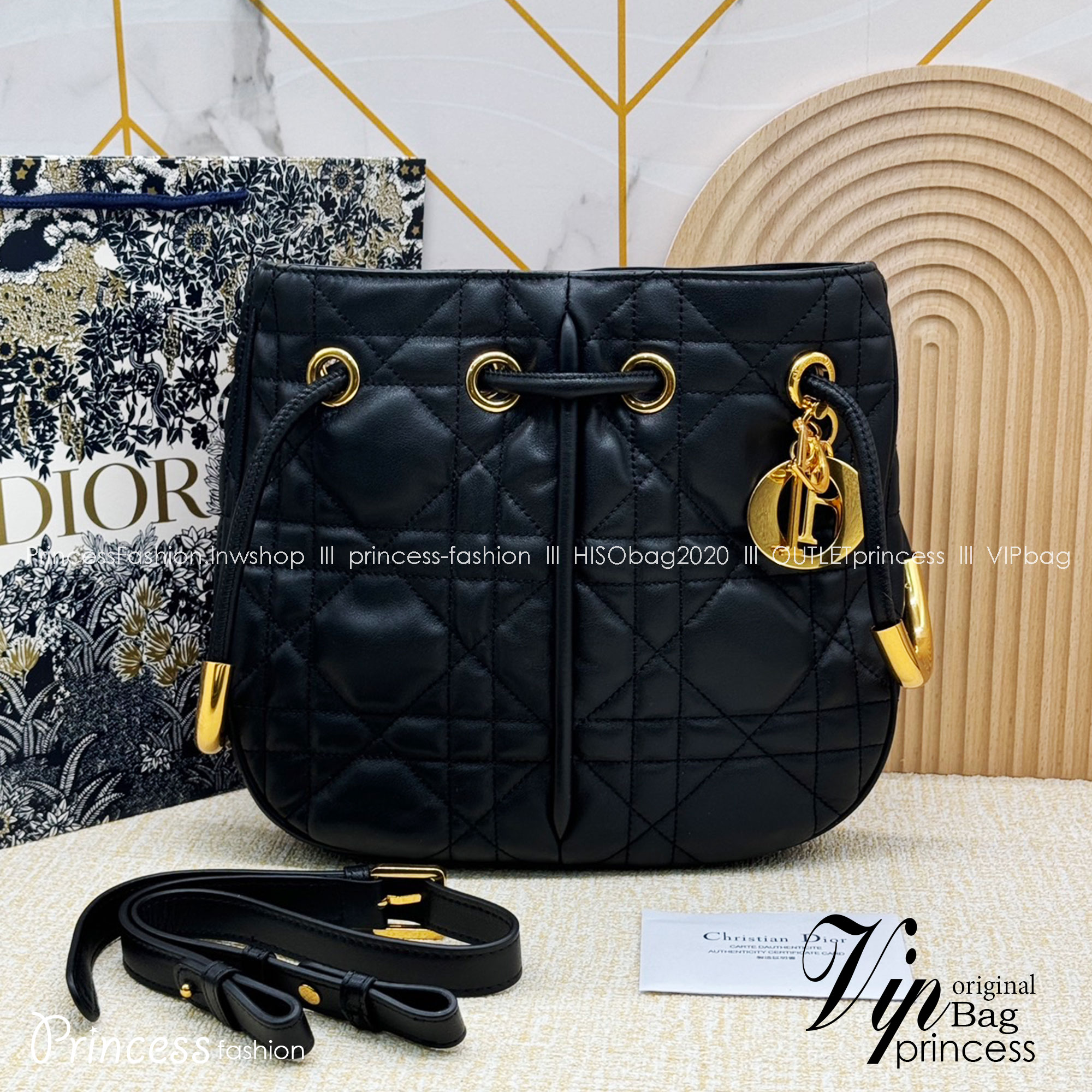 Medium DIOR Nolita Bag Black Macrocannage รุ่นใหม่ กระเป๋าสะพายทรงโท้ท งานหนังเต็มใบ สวยเรียบหรู ถือได้ สะพายยาวได้ เกรดออริ 1:1