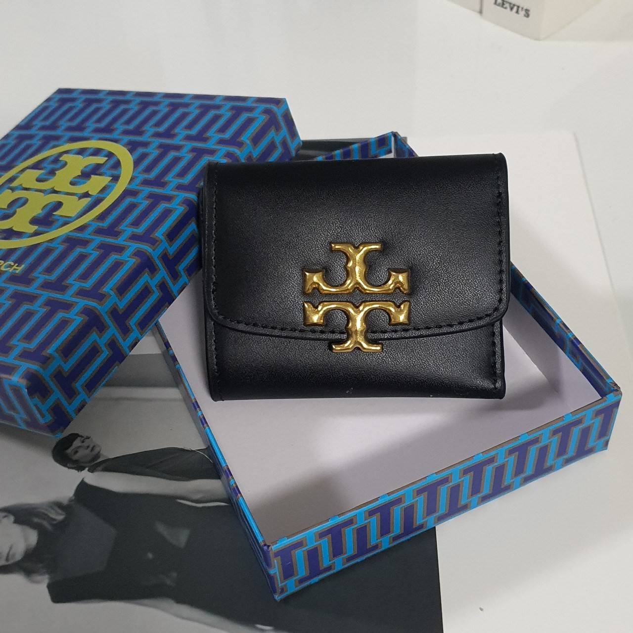 ของแท้ 💯% TORY BURCH SMALL WALLET กระเป๋าสตางค์สุดคลาสสิค ใบจิ๋วขนาดกำลังน่ารัก พกพาง่าย วัสดุหนังแท้ ประดับโบโก้ทอง