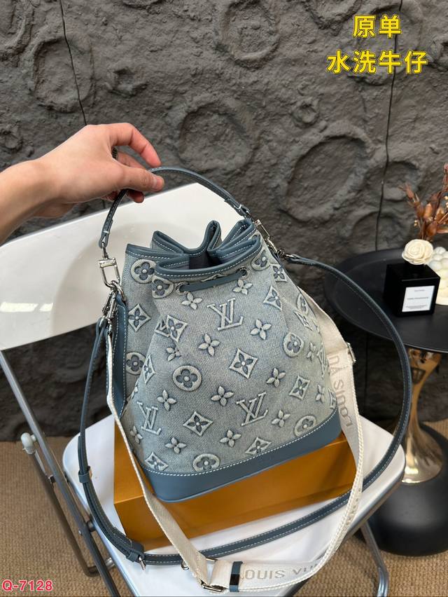 LV Nano Noé Denim Vintage Bag / LV Bucket Bag กระเป๋าทรงบัคเก็ตเดนิมสไตล์วินเทจ รุ่นใหม่ปั้มลายโมโนแกรมบนเดนิมสุดไอคอนิก ที่ใครเห็นต้องเป็นคลั่งรัก ผู้ดี หรูหราได้ทุกลุค ทุกสไตล์