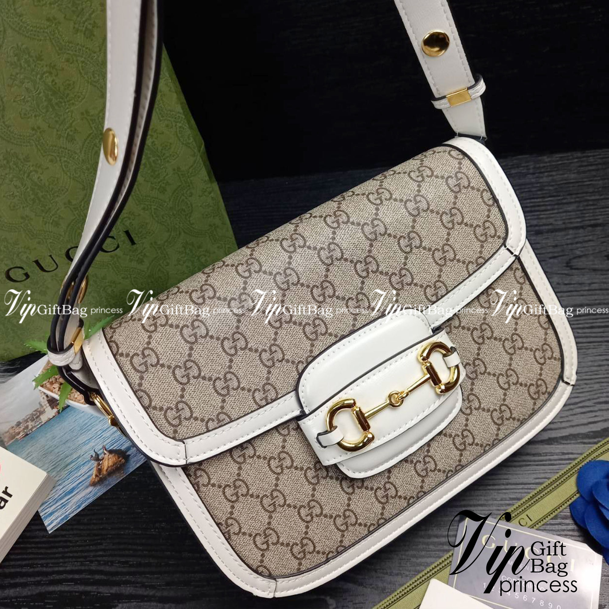 GUCCI HORSEBIT 1995 BAG / GG Supreme Shoulder 10" รุ่นฮิต คลาสสิค หรูหรา ใช้แล้วดูดีมีเสน่ห์ขึ้นทันที สายยาวคล้องบ่าได้ ปรับยาวคลอสบอดี้ได้ หนังแคนวาส สล้บหนังแท้