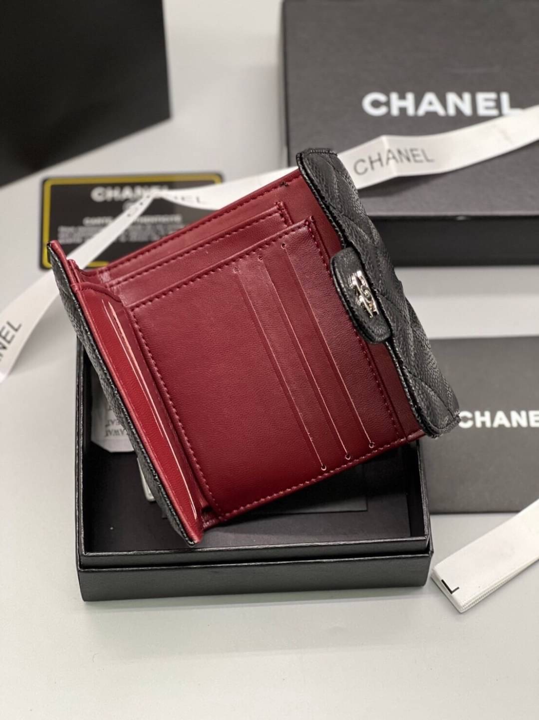 CHANEL Wallet Tri-fold Caviar / Chanel Short Wallet หนังคาเวียร์ กระเป๋าสตางค์ชาแนลใบสั้น เกรดออริจินอล ภาพถ่ายจากงานขายจริง ใช้งานต่างประเทศได้