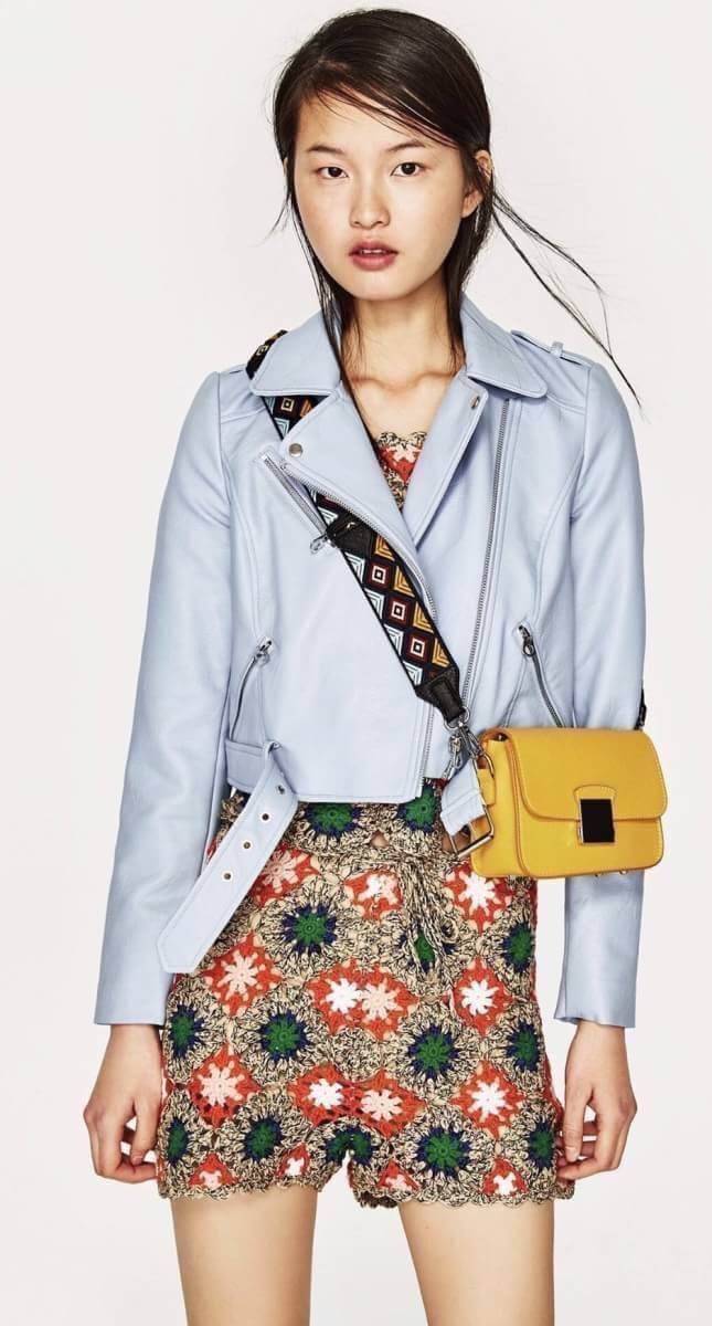 Don't Miss! Best Seller! ZARA CROSSBODY WITH 2STRAPS กระเป๋าถือหรือสะพายทรงคลัชรุ่นยอดนิยมวัสดุหนัง Saffiano อยู่ทรงสวยหรูสไตล์ PRADA แข็งแรงทนทาน ดีไซน์เก๋ไม่ซ้ำใคร เปิดปิดด้วยตัวล๊อคเอกลักษณ์ของ ZARA ภายในมีโลโก้ สามารถใส่มือถือ iphone7+ ได้ โดดเด่