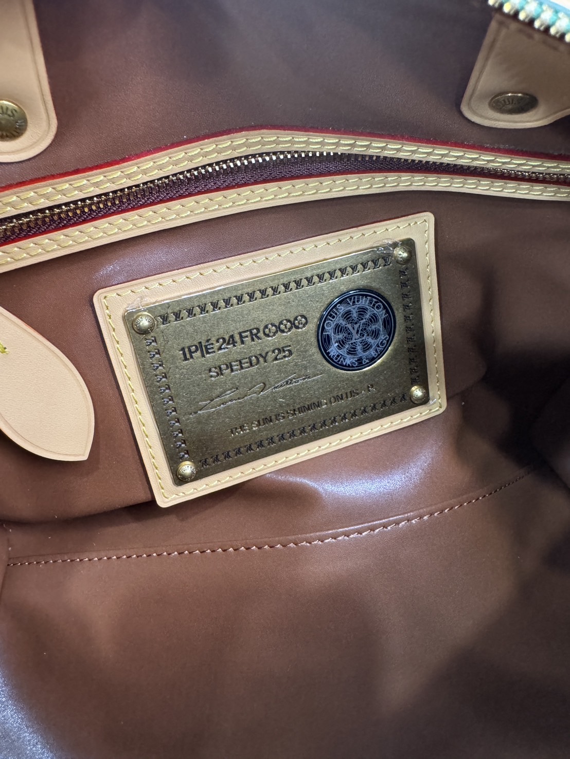 RUNWAY LV Speedy P9 Bandoulière 25 Soft Leather กระเป๋าสะพายสปีดี้รุ่นใหม่หรูหรา เกรดท็อปวีไอพี เกรดดีสุด 1:1 หนังแท้สวยงาม เก็บทุกรายละเอียด ใช้สลับแท้ ผ่านทุก ตม.