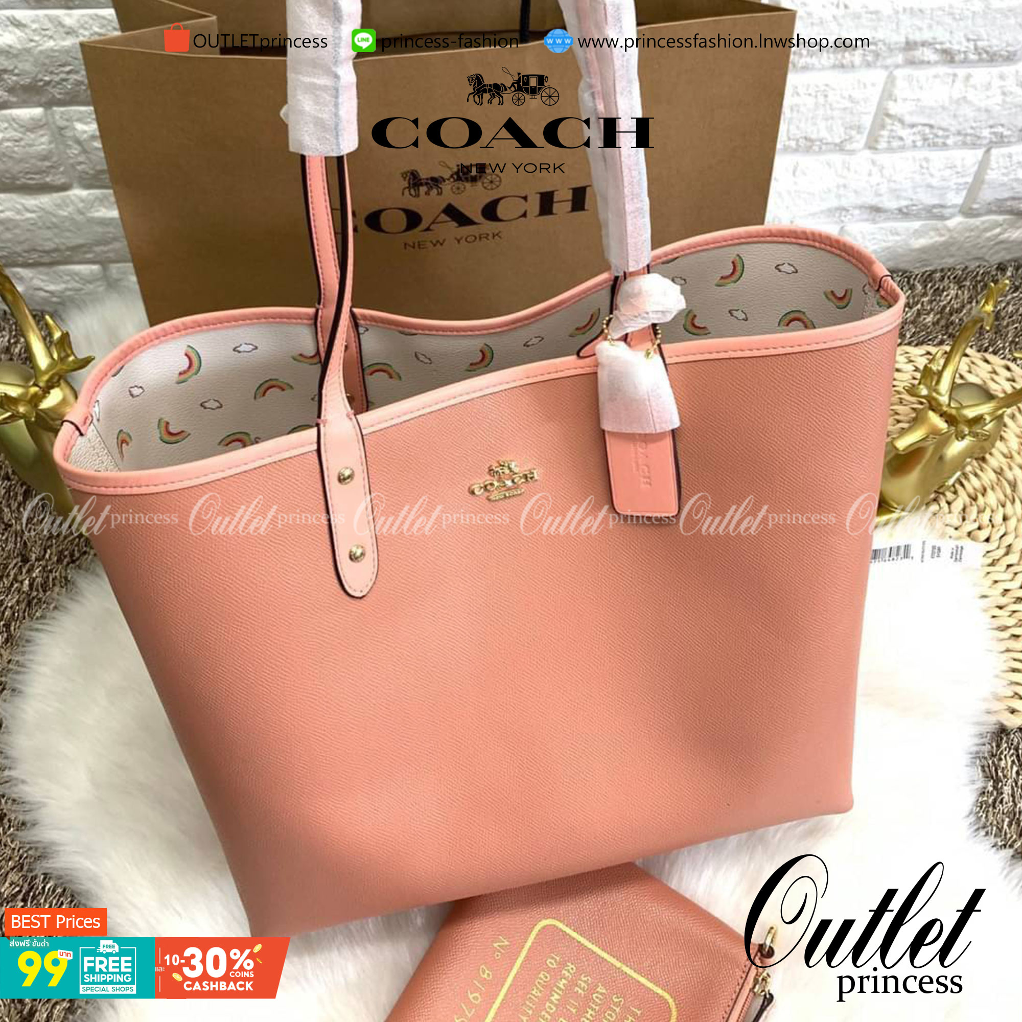 ลายหายากแล้วนะคะ🌈 COACH REVERSIBLE CITY TOTE RAINBOW PRINT ((F72720)) กลับมาอีกครั้ง! กระเป๋าทรงTote หนังแท้ กลับด้านได้ใช้ได้2ด้านค่ะ//ด้านนึงสีครีมลายรุ้ง//อีกด้านสีโอรส สวยงามค่ะ