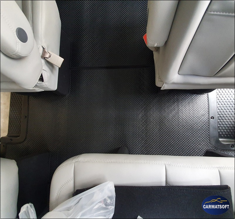 ยางปูพื้นรถยนต์MG V80 พรมลายกระดุมเม็ดเล็กpvc สีดำ เข้ารูป