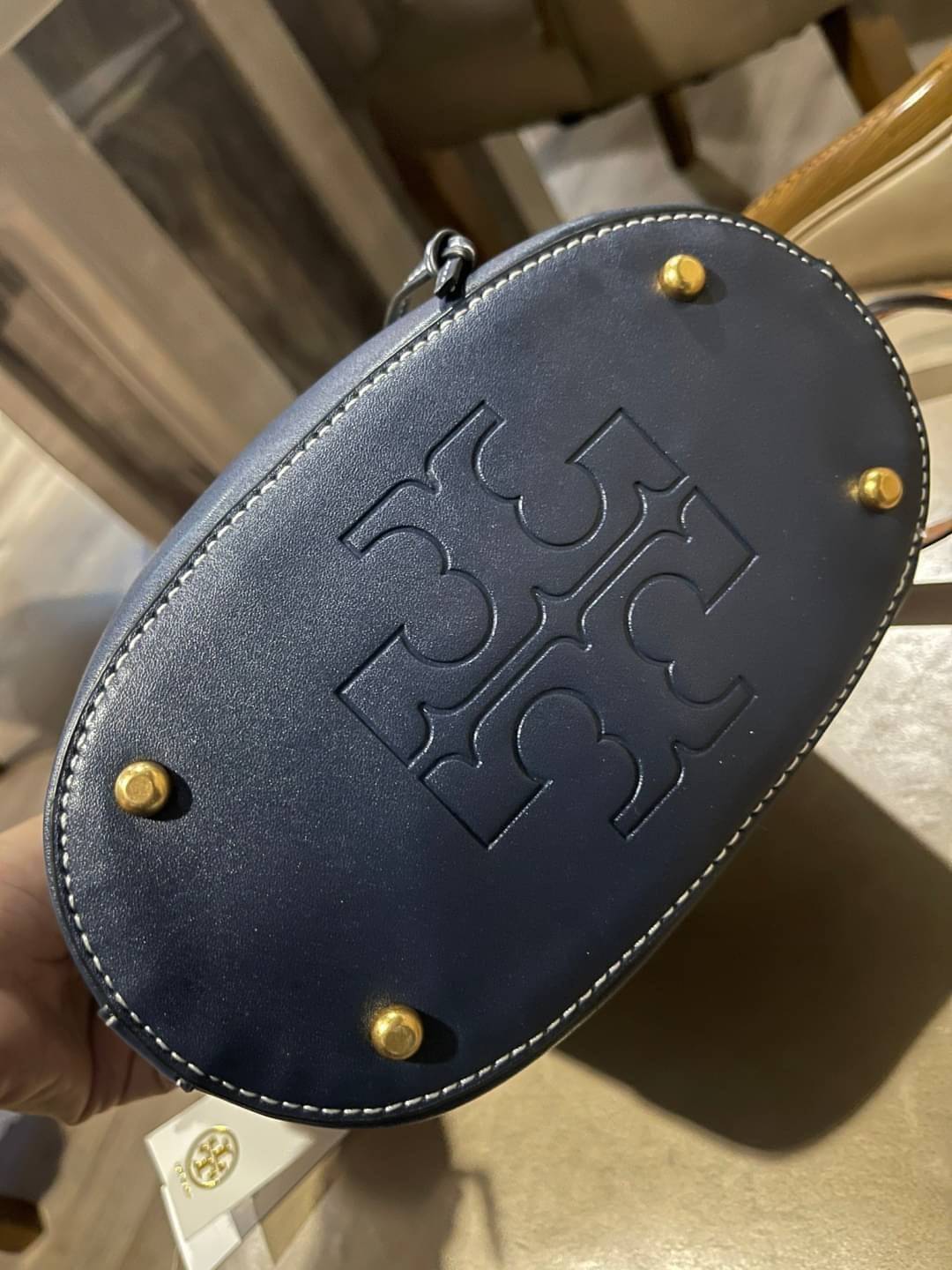 ของแท้ 💯% Tory Burch T Monogram jacquard bucket bag เปิดตัวกระเป๋า T MONOGRAM รุ่นใหม่ล่าสุดจาก TORY BURCH ครั้งแรกกับโมโนแกรม ที่ได้รับแรงบันดาลใจมาจากโลโก้สุดคลาสสิก