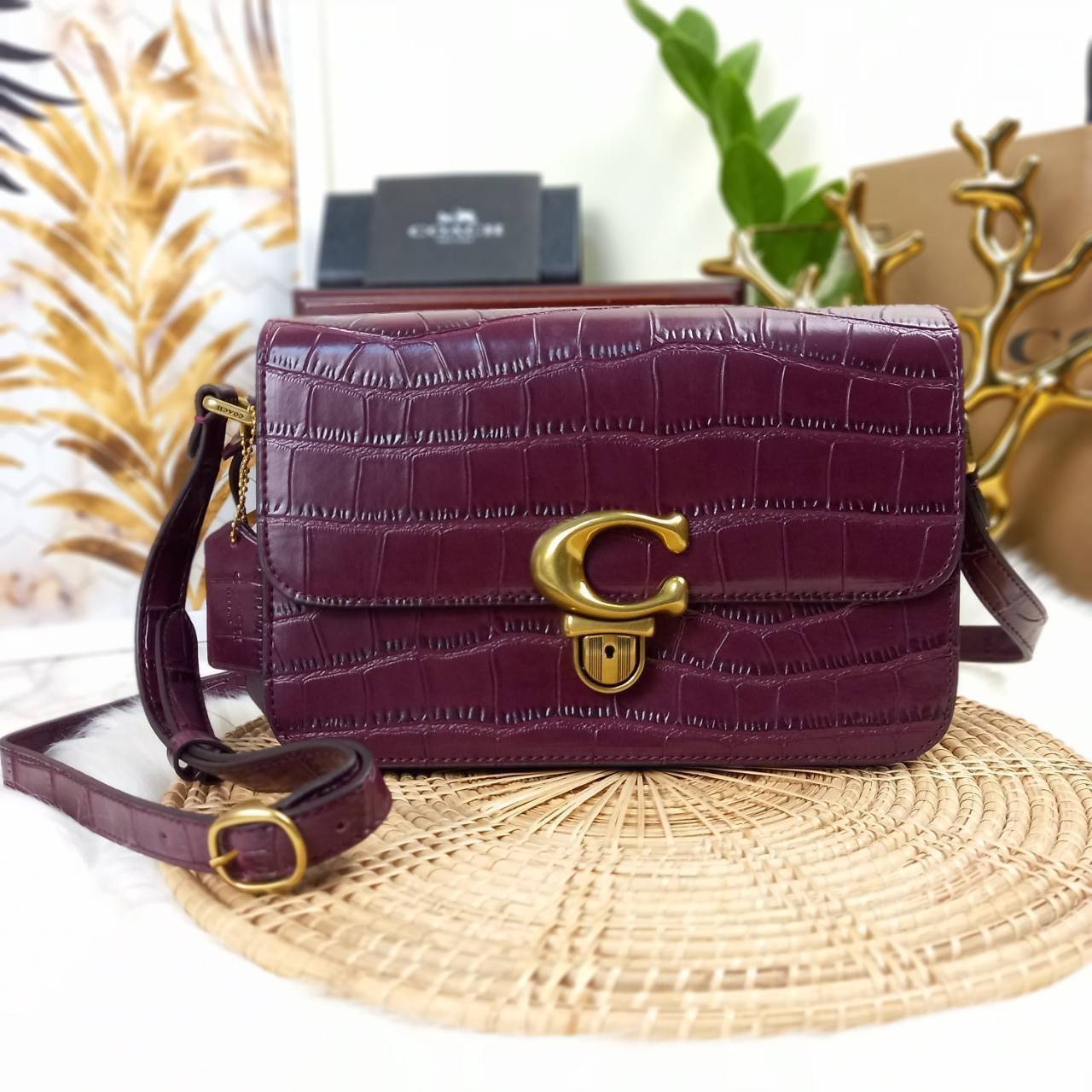 COACH CROCODILE EMBOSSED LEATHER STUDIO SHOULDER BAG (COACH C6640)🌺เอาซิ๊!!ใครอดใจไหวให้รู้ไป!! สวยตาแตก!! ปรับลุคให้ดูแพง แบบไม่ปรานีกันล่ะคราวนี้!// กระเป๋าถือ กระเป๋าสะพาย อีกหนึ่งคอลเลคชั่นสุดตะลึงตา หรูหรา! เวอร์วังอลังสร้าง! ที่ดูแพงม๊ากก!!/
