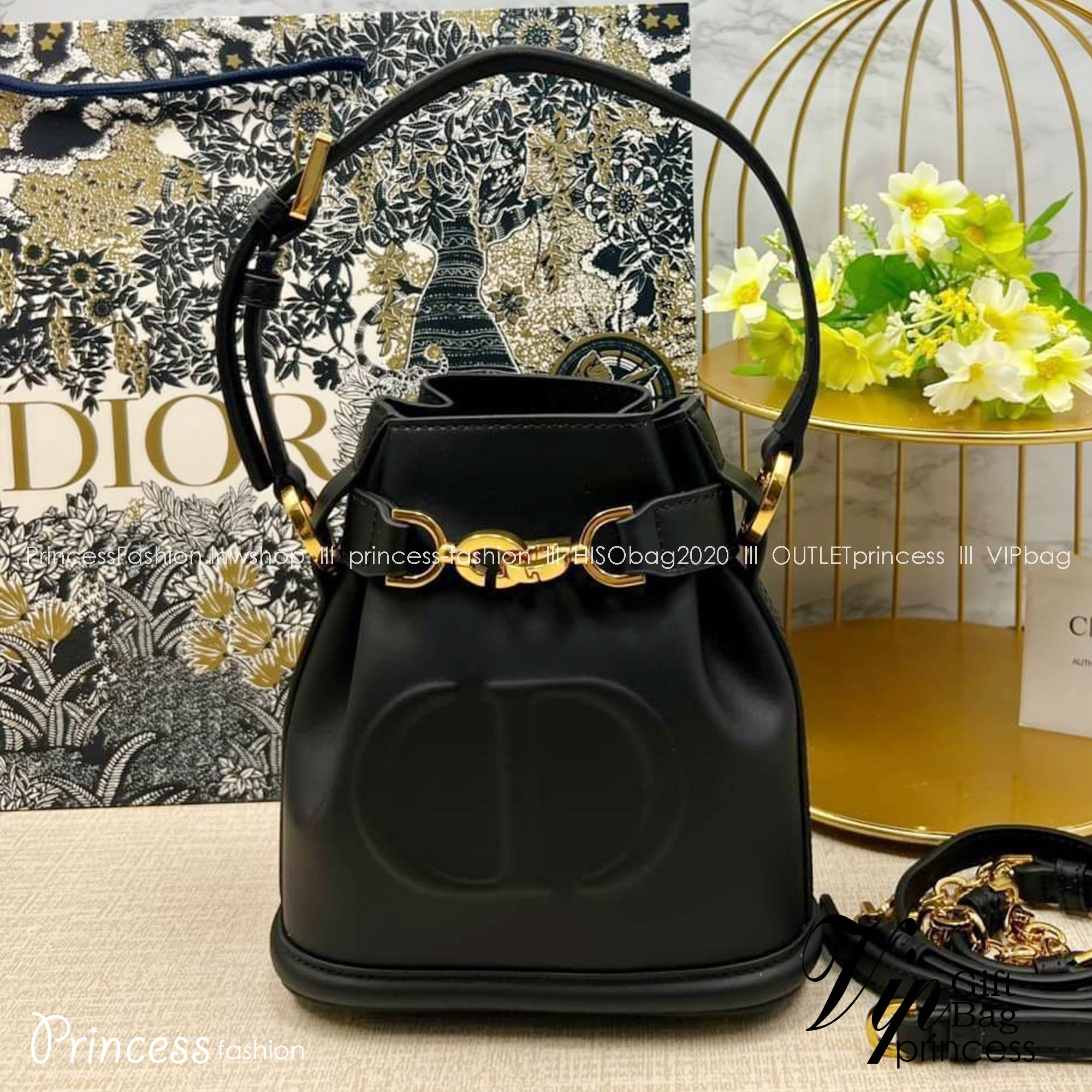 DIOR SMALL C'EST DIOR BAG 17 cm / Dior bucket bag รุ่นใหม่สวยหรู ดูแพงมากค่ะ กระเป๋าสะพายบัคเก็ต รูปทรงคลาสสิค ใช้งานง่ายภายในโล่งกว้างมาก สวยมาก ควรมีค่า