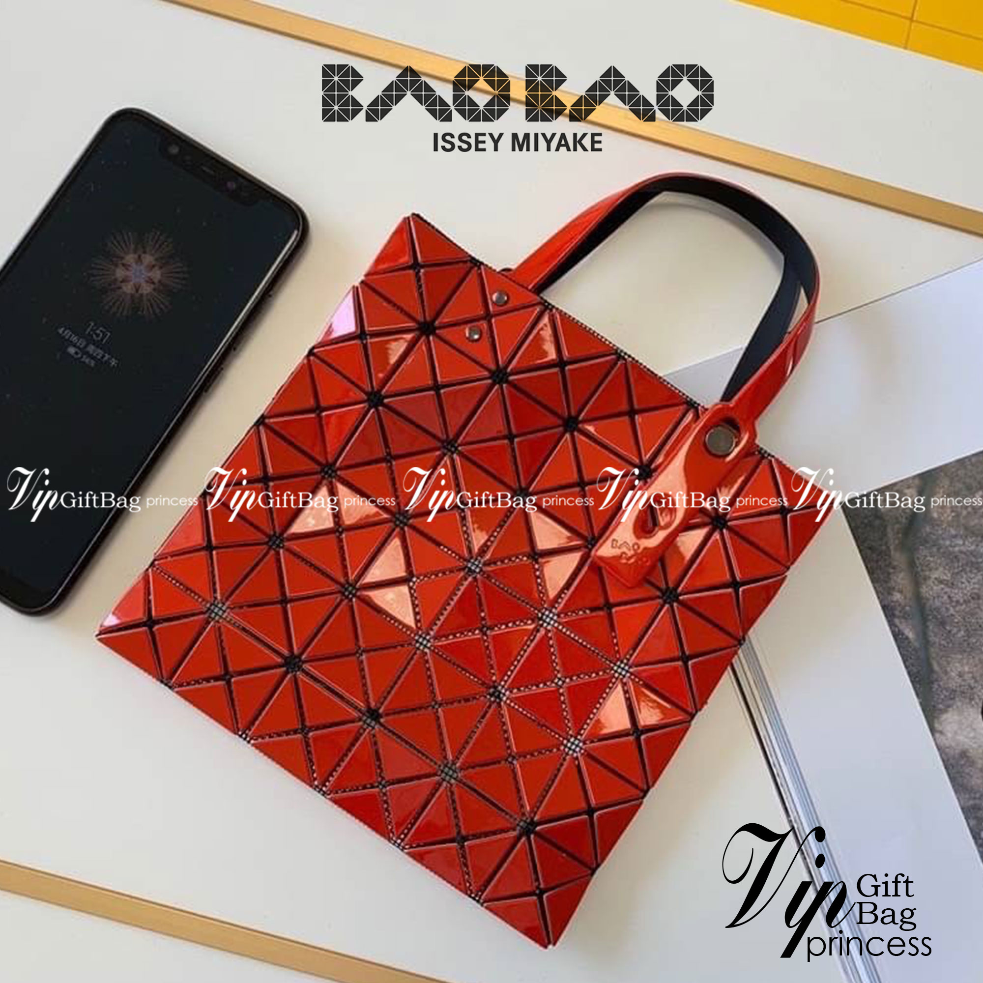 BAOBAO ISSEY MIYAKE 6x6 BLOCK TOTE BAG กระเป๋าถือทรง shopping โท้ท ลายตาราง บล็อคสี่เหลี่ยมสามเหลี่ยม ภาพสินค้าถ่ายจากงานขายจริง ใช้งานต่างประเทศได้ค่ะ