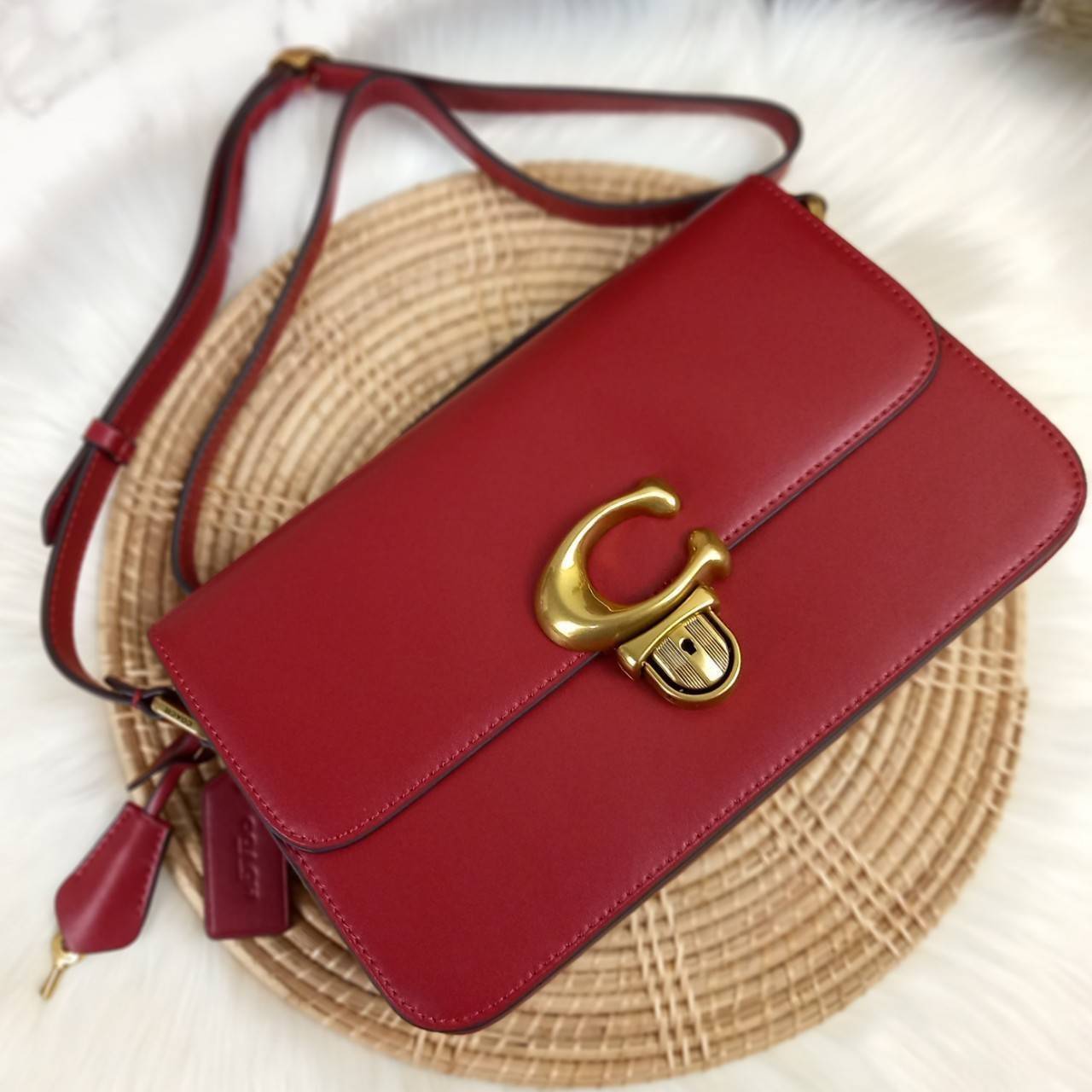 สวยละมุนตาละมุนใจม๊ากก!!🌺🌈 //>>COACH STUDIO GLOVETANNED LEATHER SHOULDER BAG (C6641)🌺ห้ามพลาดเด็ดขาด!! สวยละมุน เรียบหรู ดูแพงสุดๆ!! //กระเป๋าถือ กระเป๋าสะพาย ดีไซน์เนี้ยบ! เฉียบมาก!// วัสดุหนังแท้ หนังเรียบเต็มใบ อยู่ทรง สวย