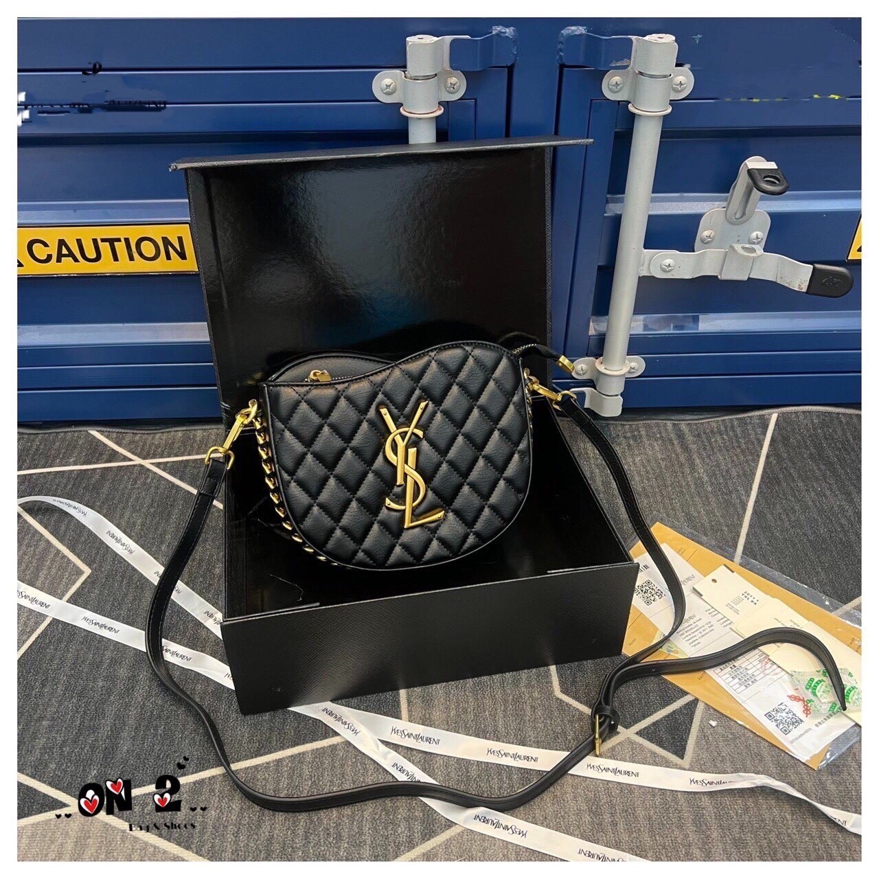 YSL Half Moon Hobo Curve Bag รุ่นพิเศษ ปากกระเป๋าดีไซส์โค้งสวย ขนาดกำลังดี ใช้ได้ตลอด งานหนังสวย มาพร้อมสายยาว คอลนี้ไม่มีไม่ได้น้าา สวยเกินราคาเเน่นอนค่า