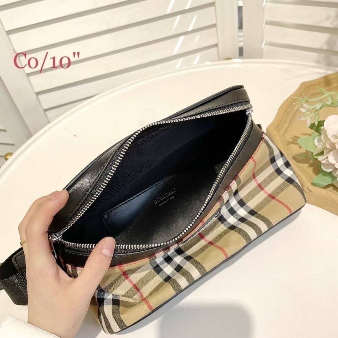 Burberry Vintage Belt Bag retro check กระเป๋าคาดอก/คาดเอวลายแบรนด์ งานมาใหม่ ผ้าแคนวาสสลับหนังอย่างดี ซิปหน้า น้ำหนักเบา ทรงสวย ใช้ทั้งผู้หญิง ผู้ชาย