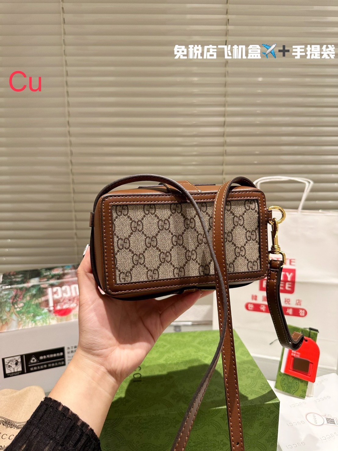 GUCCI GG Mini Bag With Clasp Closure / GUCCI MINI BAG พร้อมส่งที่ไทย กระเป๋าสะพายทรงคลาสสิค ไซส์ใหม่กะทัดรัด ใช้งานคล่องตัว ได้ทั้งชายหญิง รุ่นตามหา