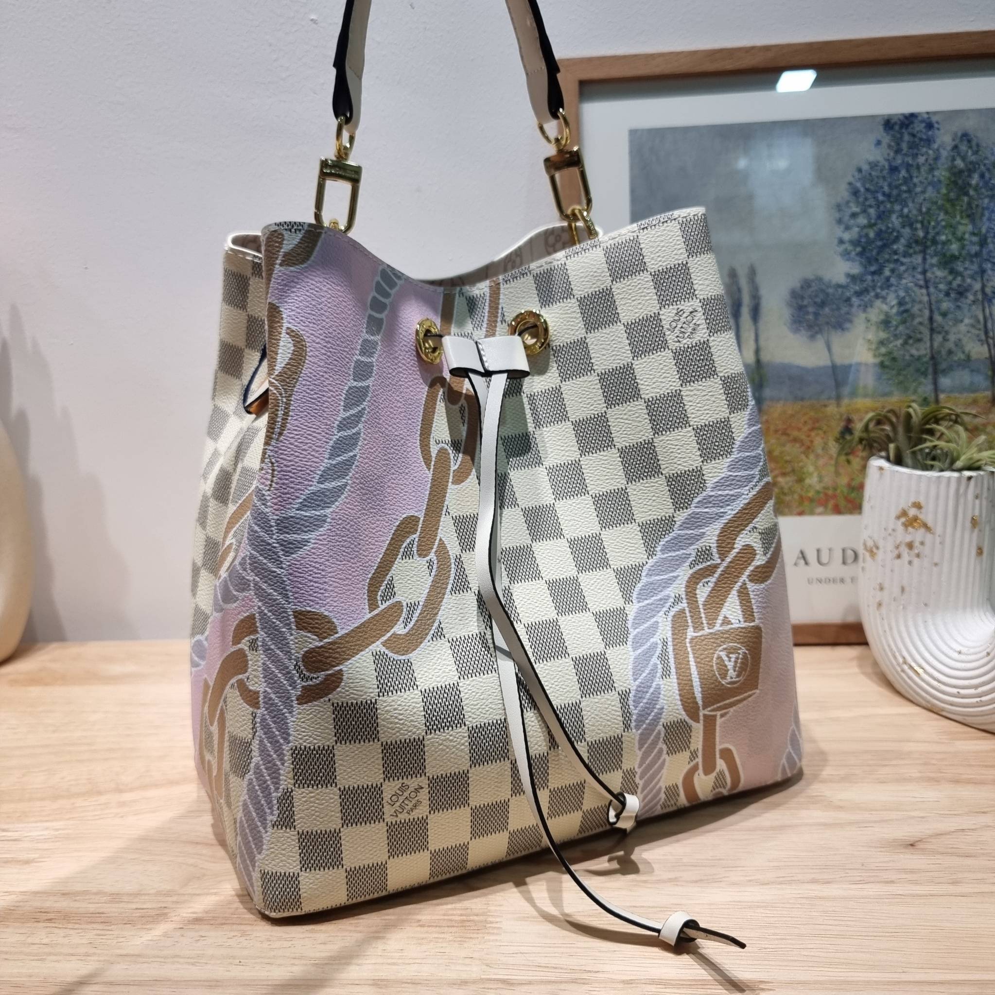 LV Neonoe MM Damier Azur New Spring Collection - Nautical อีกหนึ่งรุ่นท็อปฮิต กับดีไซน์ใหม่ต้อนรับฤดูร้อน กับกระเป๋าสะพายทรงบัคเก็ตใบใหญ่