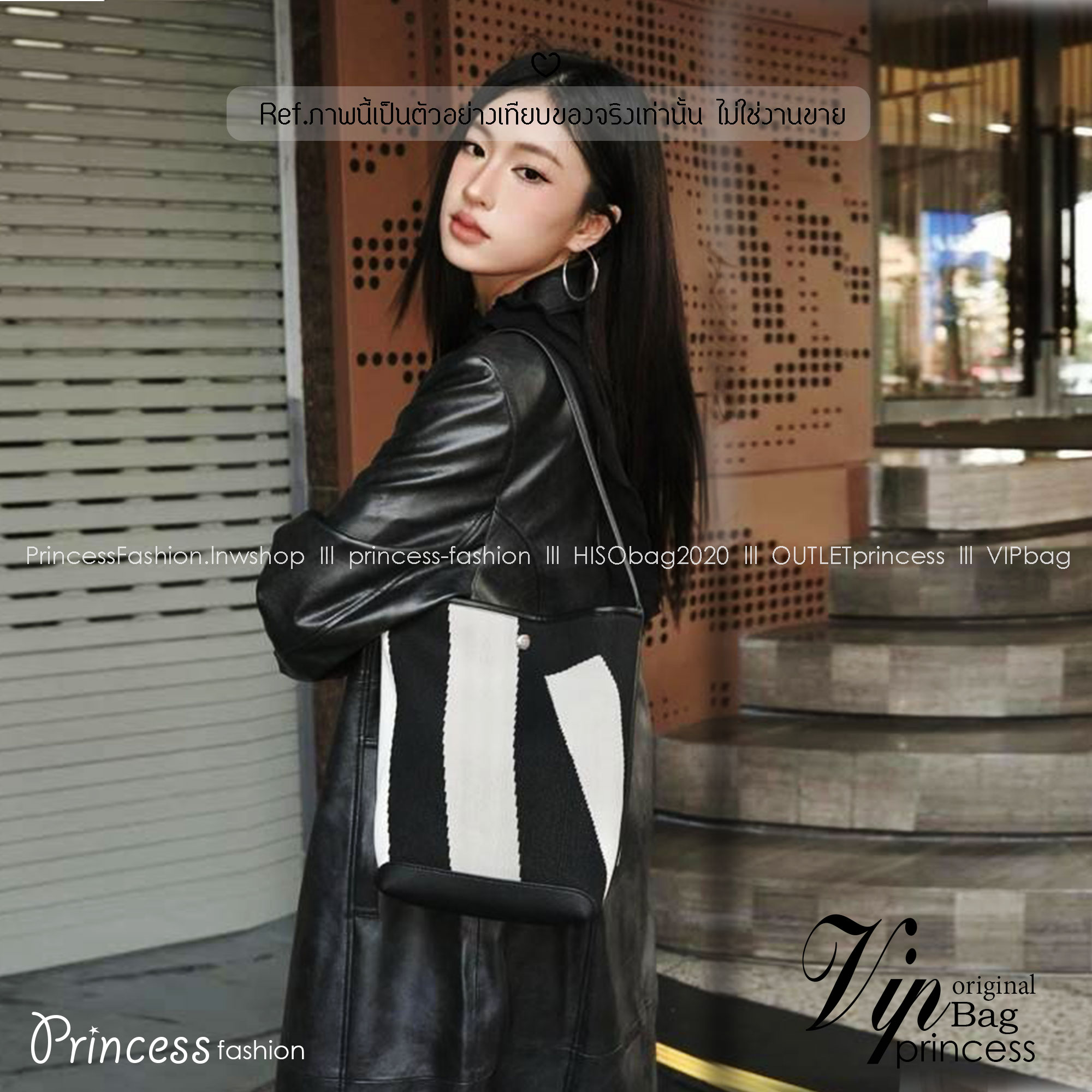 Rally movement the bag Knit Black เป็นไอเท็มที่ฮอตสุดๆแห่งปีจริงๆ กับกระเป๋าทรงบัคเก็ต น้ำหนักเบาๆ ฮอทติดลมบน จุของได้แบบหนำใจ ทอลายโลโก้ด้วยเทคนิค Sturdy Stretch Knit