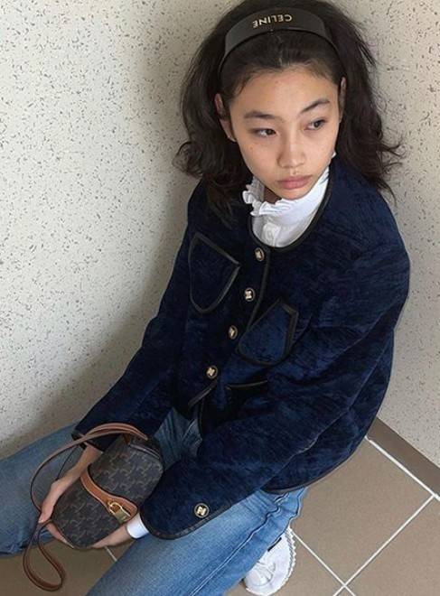 VIP 】CELINE TABOU CLUTCH BAG CELINE MINI CROSSBODY BAG (GWP) วัสดุ Triomphe Canvas หนังสวยอยู่ทรงกันน้ำได้ ขนาดกำลังน่ารัก การออกแบบที่เน้นความเรียบแต่หรู มาพร้อมสายสะพายสั้นและสายสะพายยาว สำหรับสะพายไหล่ สายปรับระดับสั้น-ยาวได้ (ถอดไม่ได้) โดดเด่นที่ด้าน