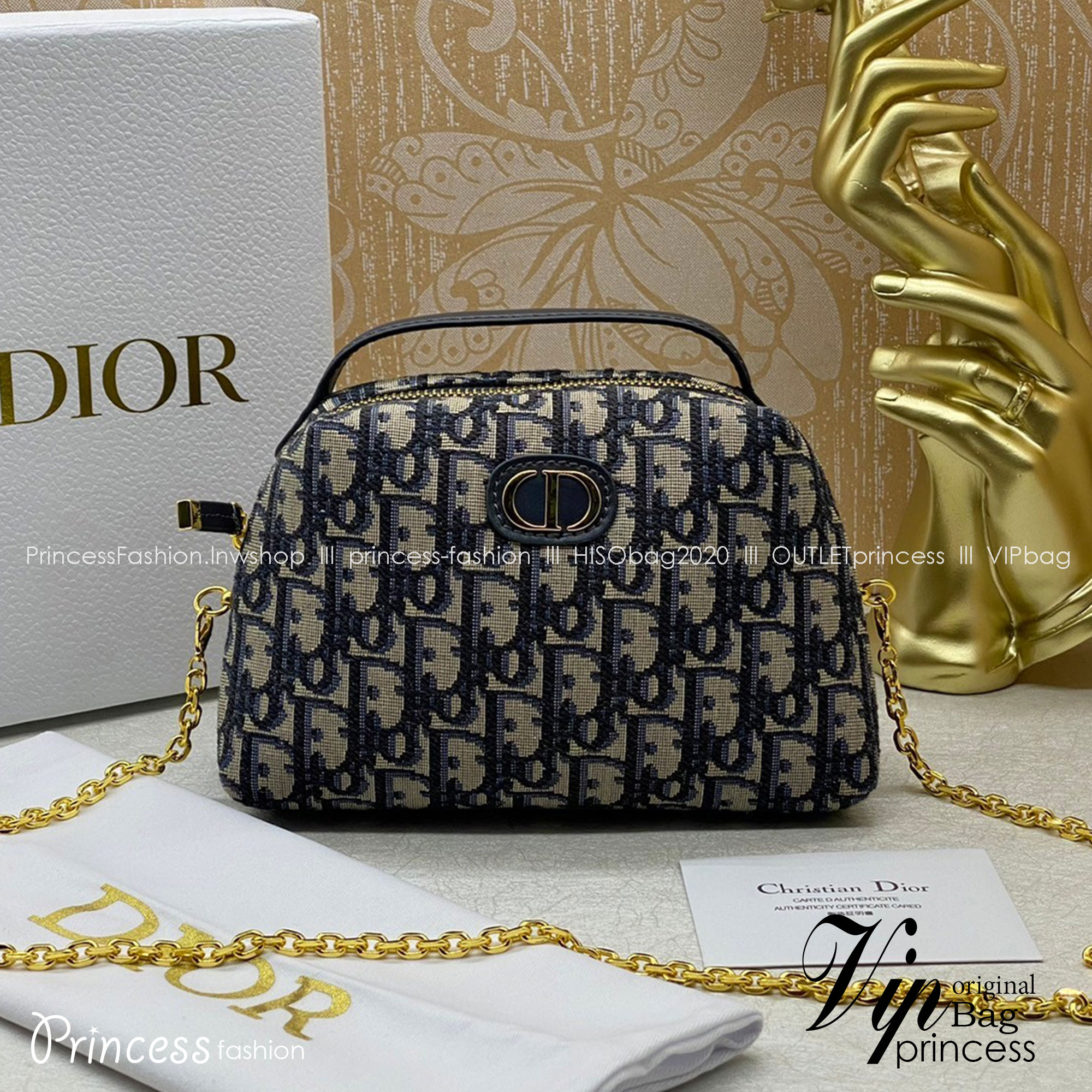 DIOR 30 MONTAIGNE D-COSY MINI BAG | Blue Oblique Jacquard / Dior vanity พลาดไม่ได้เลยกับคอลสุดหรู ดีไซน์ใหม่ 2023 รูปทรงคลาสสิค พร้อมหูจับในตัว สะดวกใช้งาน สะพายข้างเป็นโซ่เดี่ยว กระเป๋าสะพายเอนกประสงค์ ที่สามารถใช้สะพายได้ทุกวันอย่างคล่องตัว