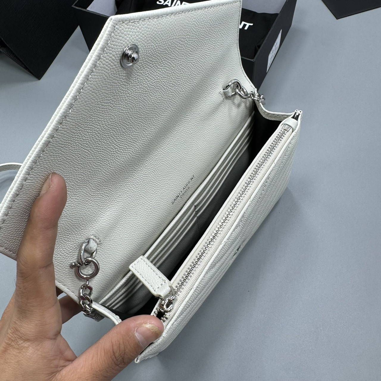 YSL Envelope WOC 7.5 Wallet on chain / YSL Clutch Bag 7.5" กระเป๋าสะพายรุ่นยอดนิยม เกรดหนังคาเวียร์สวยเต็มใบ เกรดออริ 1:1 ใช้งานต่างประเทศได้