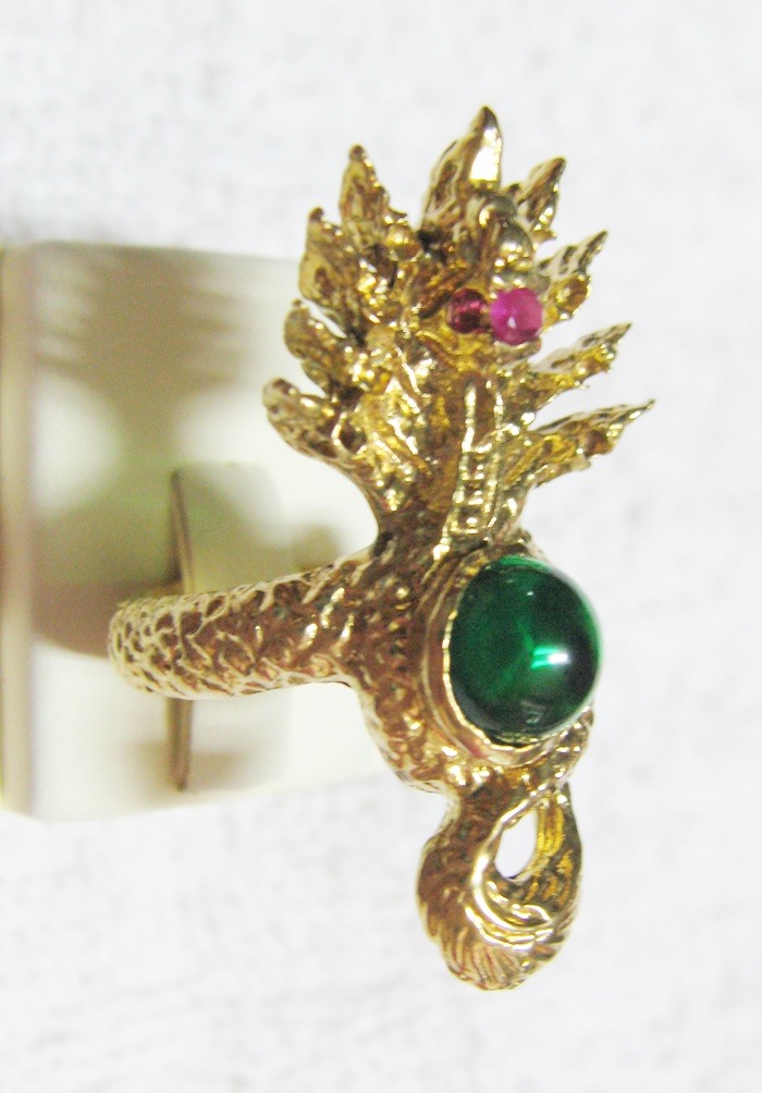 สินค้าหมดค่ะ แหวนพญานาค9เศียรประดับพลอยมณีใต้น้ำ(เพชรพญานาค)สีเขียวเนื้อทองเหลือง(ทุกราศี) เสริมอำนาจ คุ้มครองค่ะ