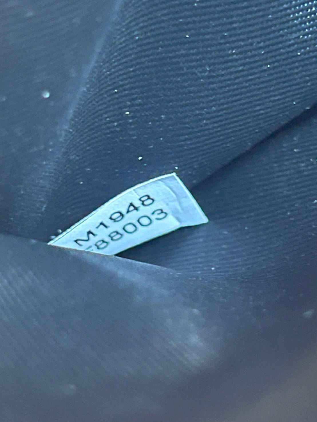 OUTLET 】COACH JADE SMALL DOUBLE FLAP WALLET IN COLORBLOCK (COACH F88002) หากใครต้องการกระเป๋าสตางค์ใบสั้นสำหรับวันที่ต้องการใช้กระเป๋าสะพายใบเล็ก หรือวันที่ไม่พกกระเป๋าสะพาย เราขอแนะนำใบนี้เลยค่ะ โดยใบนี้เป็นกระเป๋าสตางค์แบบพับสามทบ ปิดแบบกระดุม2ชั้น มีช่