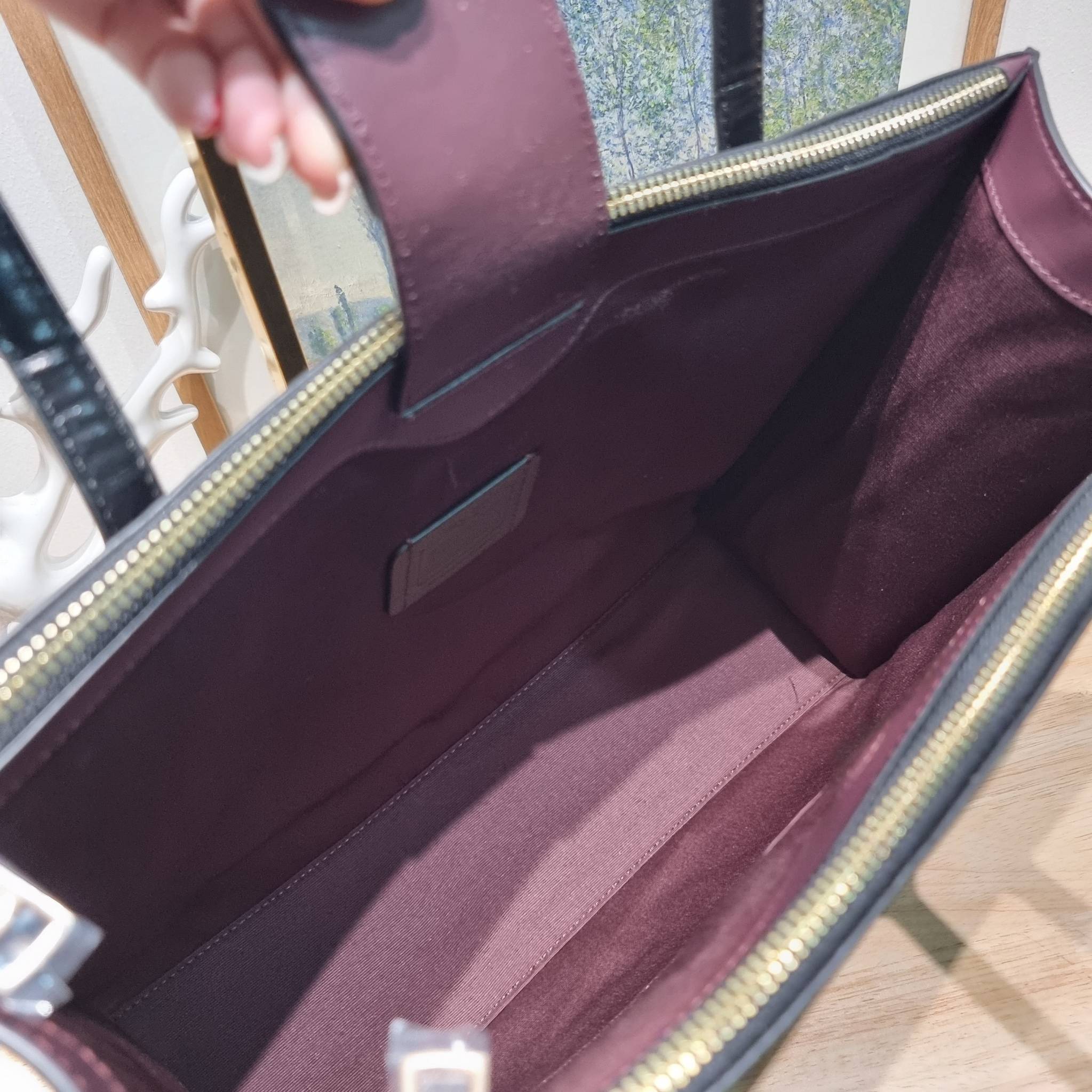 COACH NINA CARRYALL CL654 / COACH Nina Tote Bag พร้อมส่ง 2 สี กระเป๋าโท้ทสะพายไหล่ ใบใหญ่ คอลเลคชั่นใหม่ ตอบโจทย์คนที่ชอบใส่ของเยอะๆได้อย่างดี ดีไซน์รูปทรงคลาสสิค เรียบหรู