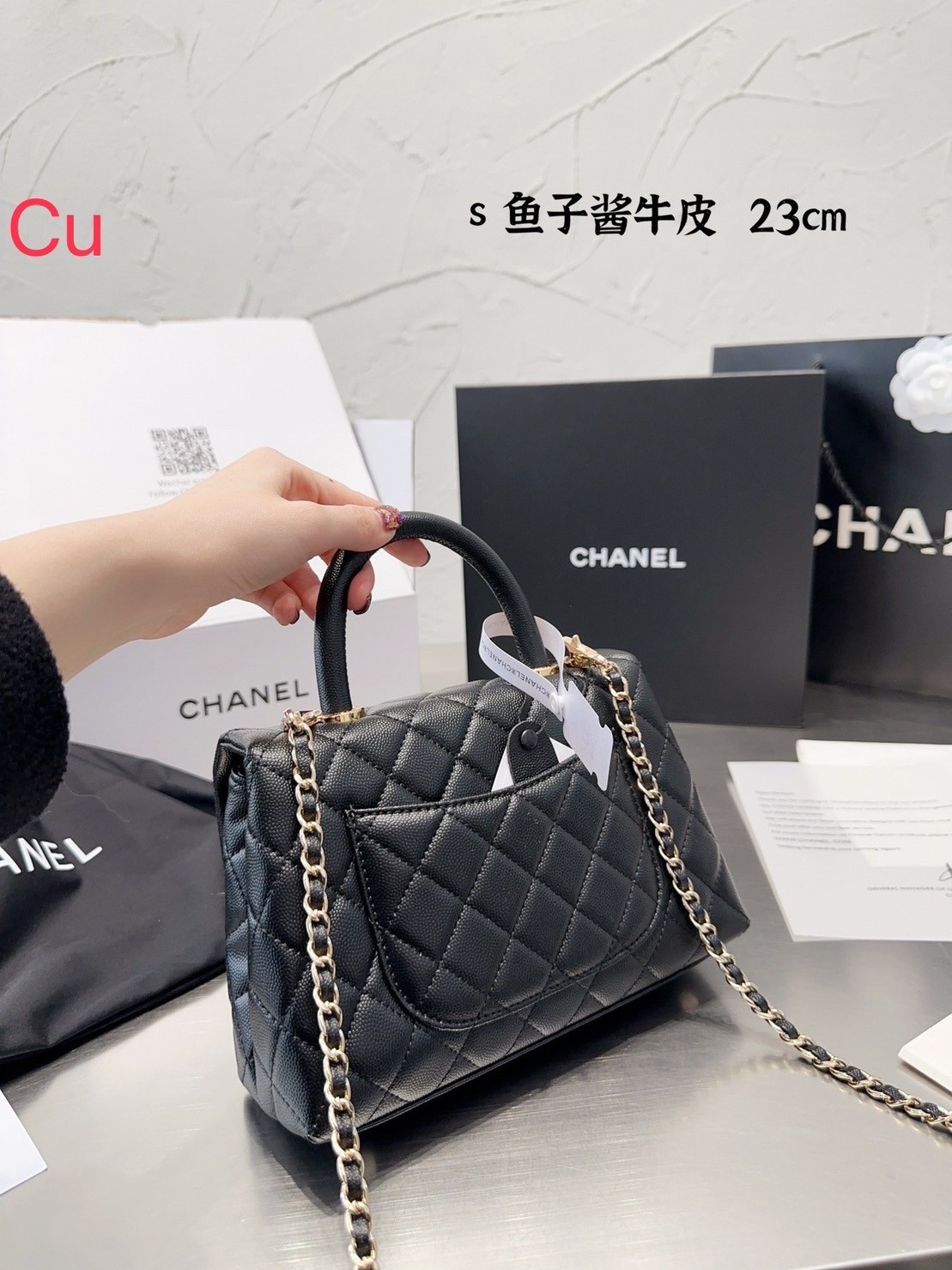 Chanel Coco Top Handle Bag 9" / Chanel Bag พร้อมส่ง กระเป๋าสะพายสุดคลาสสิค สวยหรูพร้อมมือจับในตัว งานหนังเรียบ อะไหล่ทองสวยมาก มาพร้อมกล่อง อปก ครบเซ็ท รอบนี้จัดราคาพิเศษสุดคุ้มค่ะ ใช้งานต่างประเทศได้ ภาพถ่ายจากงานขายจริง