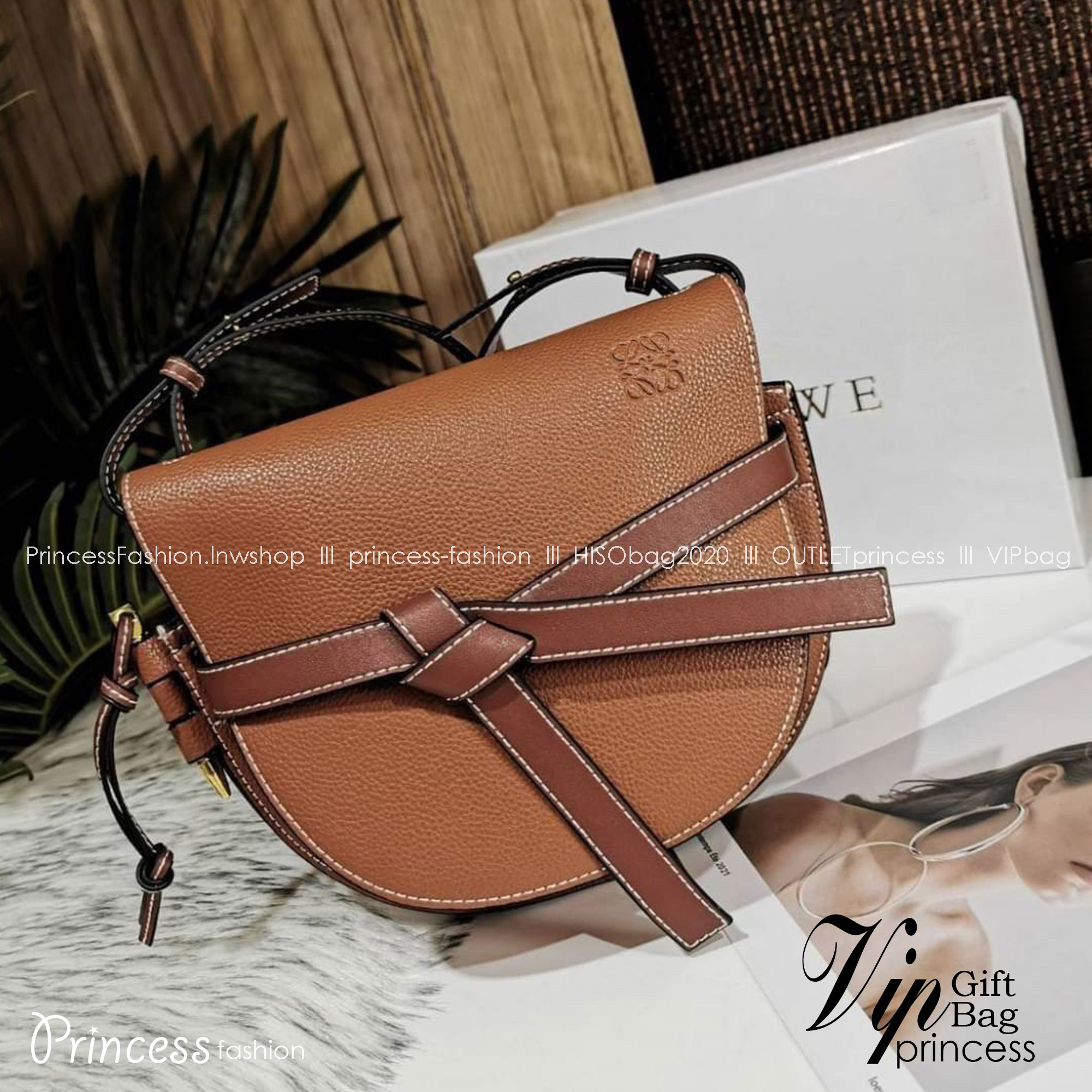 LOEWE gate dual bag / LOEWE CROSSBODY BAG VIP กระเป๋าถือหรือสะพาย Limited ทรงอานม้าสวยอยู่ทรง