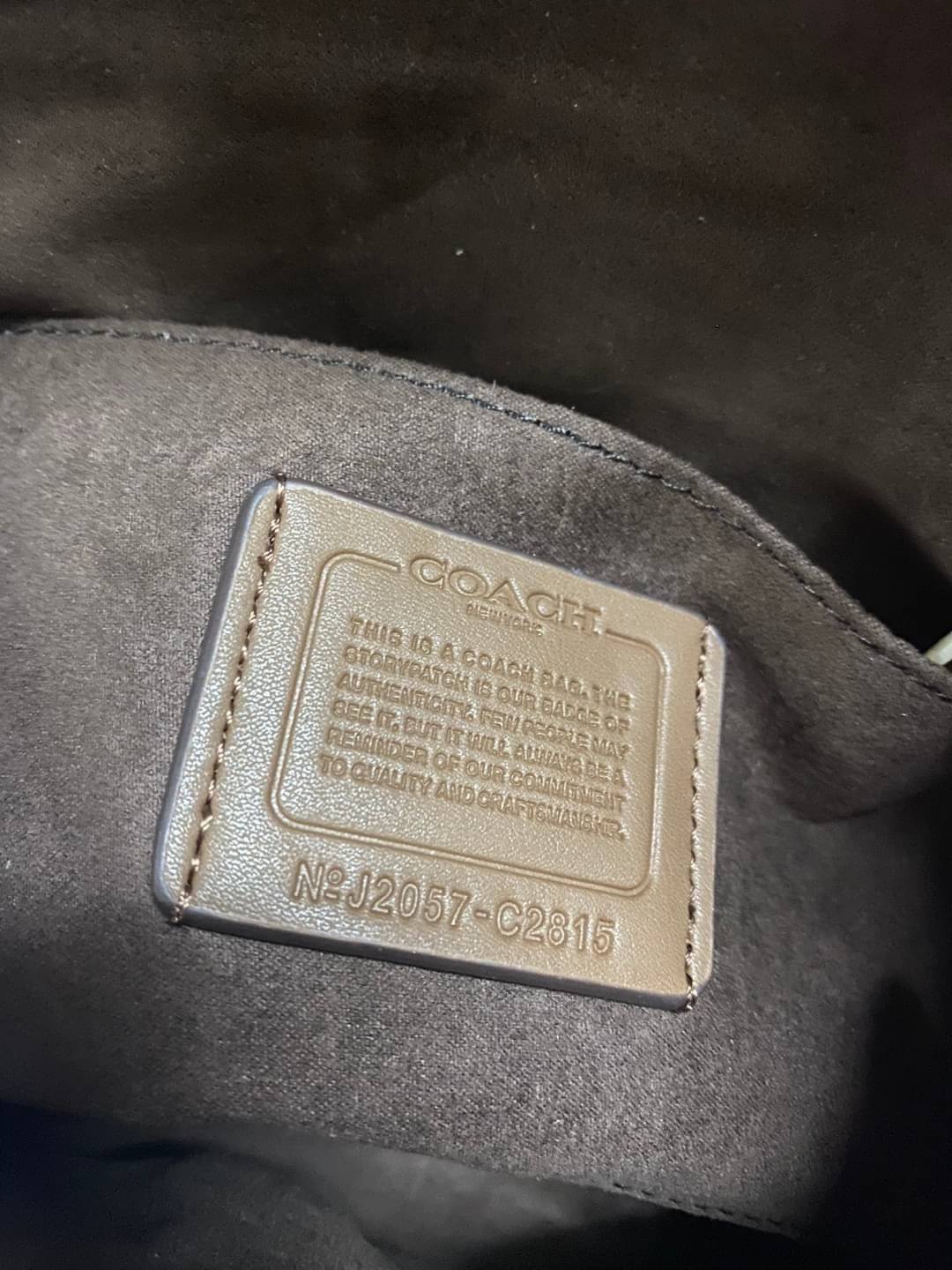 คอลเลคชั่นใหม่ ทั้งสวยทั้งคุณภาพค่ะ😘 COACH KARLEE CROSSBODY BAG 💐พร้อมส่ง ได้ไปไม่ผิดหวังแน่นอนค่ะ! สวยๆแบบคนดังระดับโลกกันค่าา กระเป๋าสะพายแบบครอสบอดี้ร์ หนังแท้นิ่มสวยงามมากๆค่ะ รูปทรงน่ารักกระทัดรัด เปิดปิดกระเป๋าแบบหมุนล็อค ภายในสามารถ