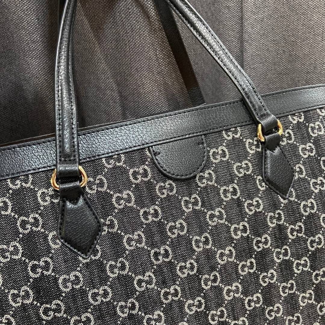 GUCCI Ophidia medium tote with Web / GUCCI Shopping Bag เกรดออริจินอล กระเป๋าสะพายทางโท้ทใบใหญ่ ดีไซส์ร่วมสมัยลวดลาย GG โมโนแกรมที่นำเสนอพร้อมความรู้สึกร่วมสมัยผ่านการใช้ผ้าเดนิมสีดำและสีขาวงาช้าง ภาพถ่ายจากงานขายจริง ใช้งานต่างประเทศได้