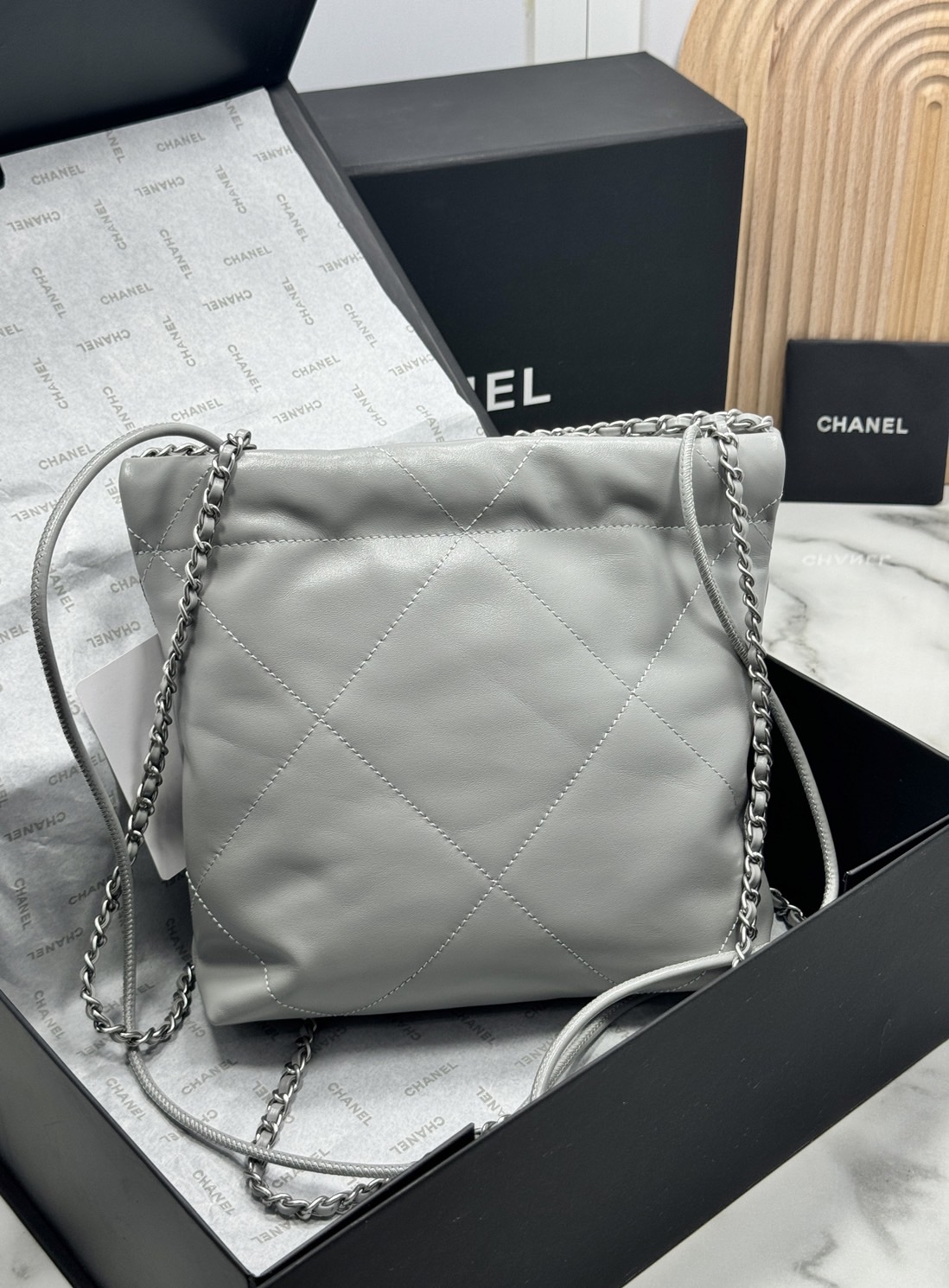 พร้อมส่ง 11 สี ORI หนังแท้ | CHANEL 22 Mini Handbag กระเป๋าสะพายสุดหรู รุ่นยอดนิยม 🤍 เกรดออริจินอล หนังแท้ ภาพถ่ายจากงานขายจริง ใช้งานต่างประเทศได้