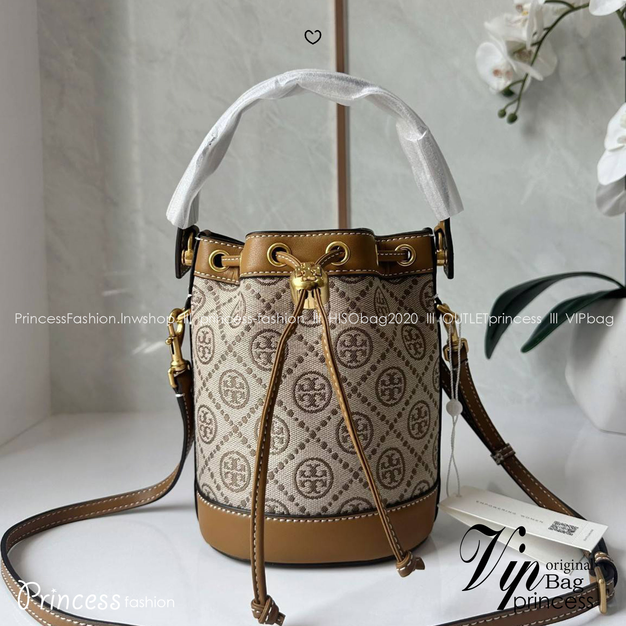 TORY BURCH T MONOGRAM JACQUARD MINI BUCKET BAG กระเป๋าทรงบัคเก็ตไซส์มินิ ทรงยอดนิยมขนาดน่ารัก