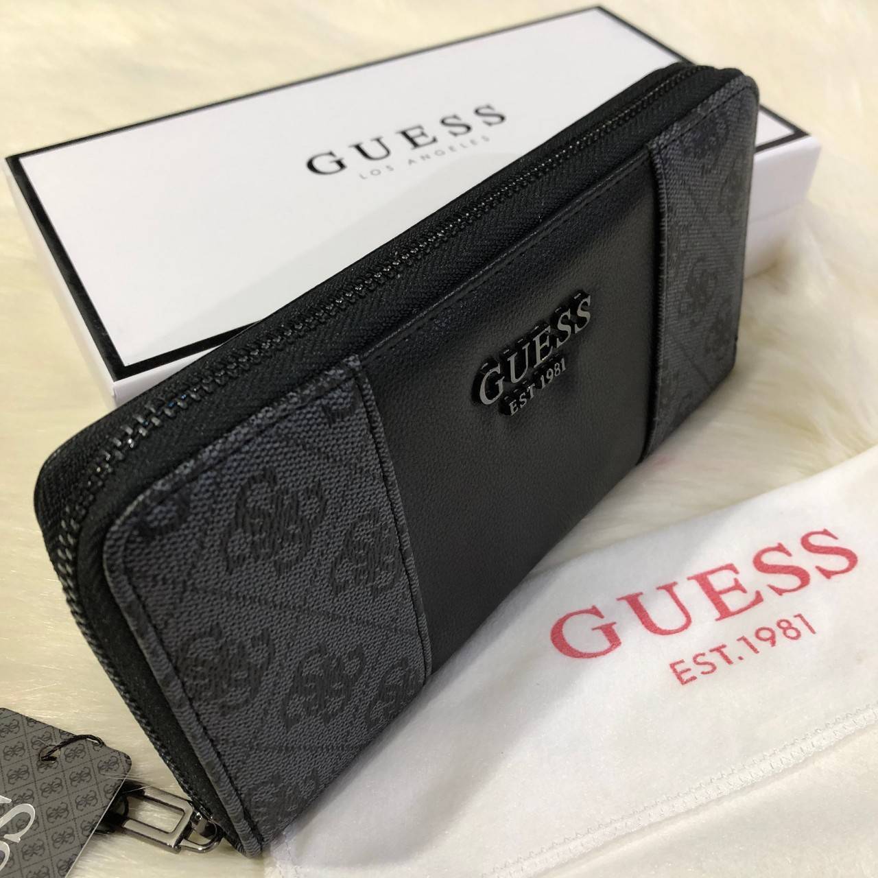 ของแท้ 💯% GUESS FACTORY WOMEN'S LONG WALLET กระเป๋าสตางค์ใบยาว สวยมากค่ะ เปิดปิดด้วยซิป