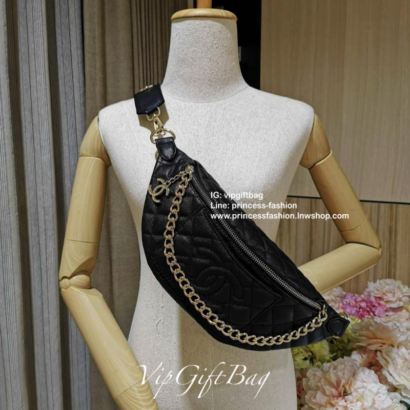 Chanel Waist Bag With Chain VIP Gift With Purchase (GWP) รุ่น Limited พรีเมี่ยม Chanel Perfume Counter กระเป๋าสะพาย คาดเอว หรือคาดอกรุ่นใหม่ล่าสุดวัสดุหนังคาเวียร์ลายตารางเปิดปิดด้วยซิปห้องอะไหล่แบรนด์ สะดวกใช้ ภายในมีโลโก้ ใส่มือถือ iphone ของจุกจิกได้ ร