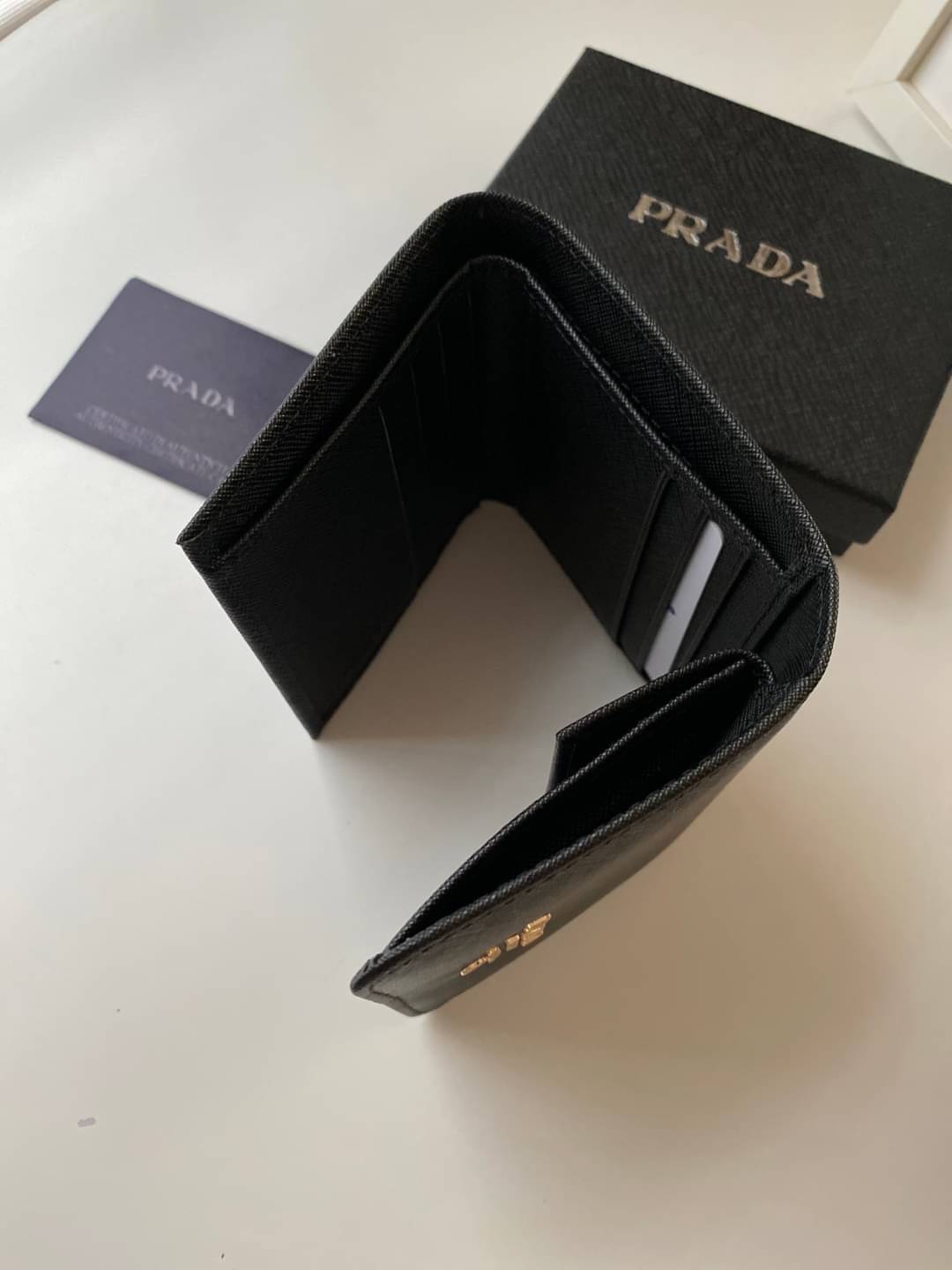 VIP หนังแท้ 】3พับ PRADA Saffiano Metal Tri-Fold Wallet Orchidea