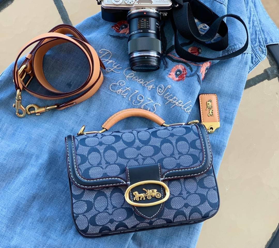 COACH RILEY TOP HANDLE 22 IN SIGNATURE CHAMBRAY